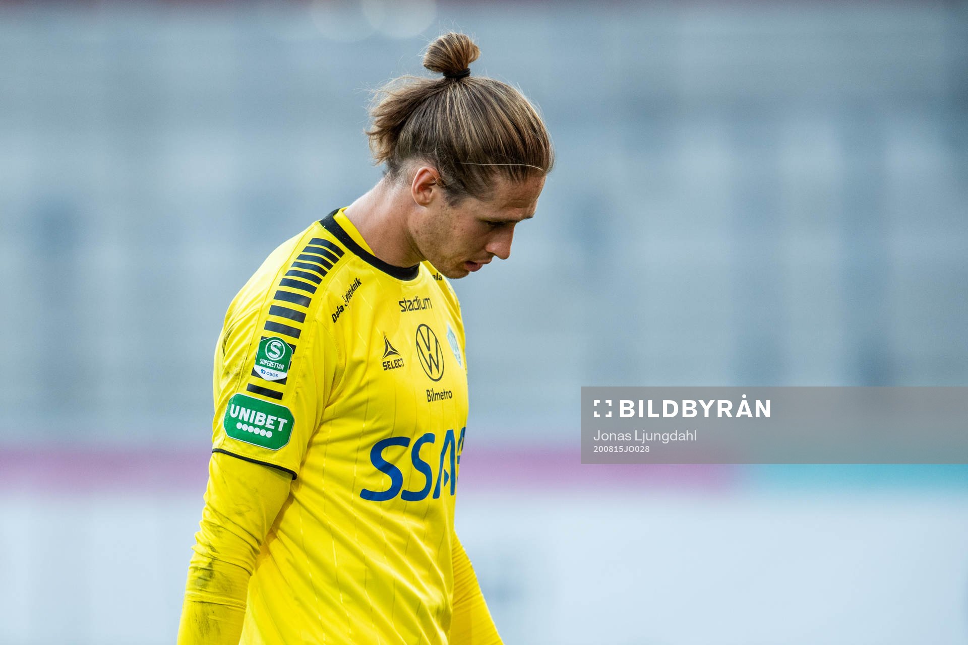 Brages målvakt Adrian Engdahl deppar