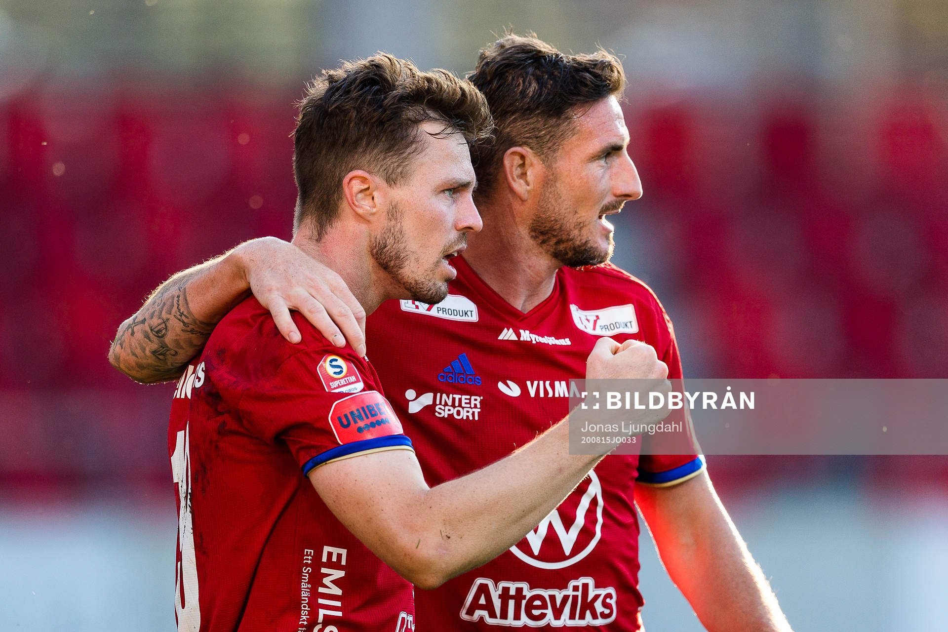 Östers Nicolas Mortensen och James Keene jublar