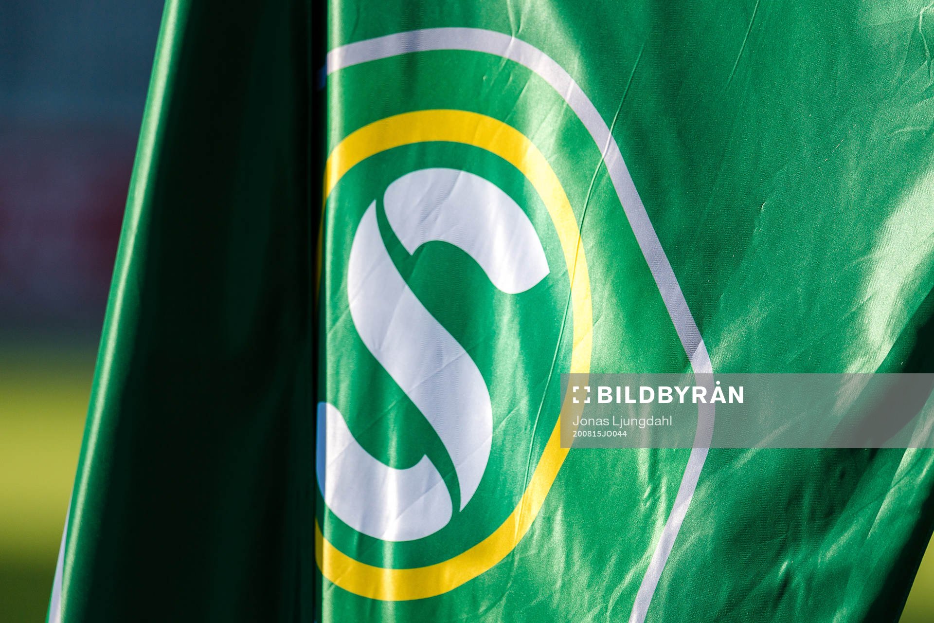 Flagga med superettans logo