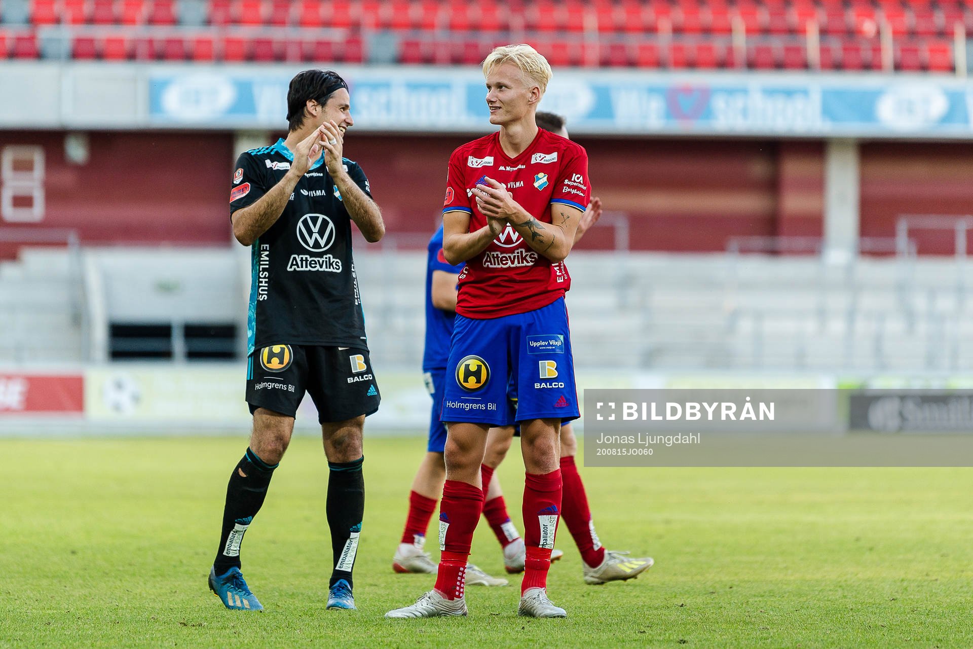 Östers målvakt Damir Mehic och Filip Örnblom jublar