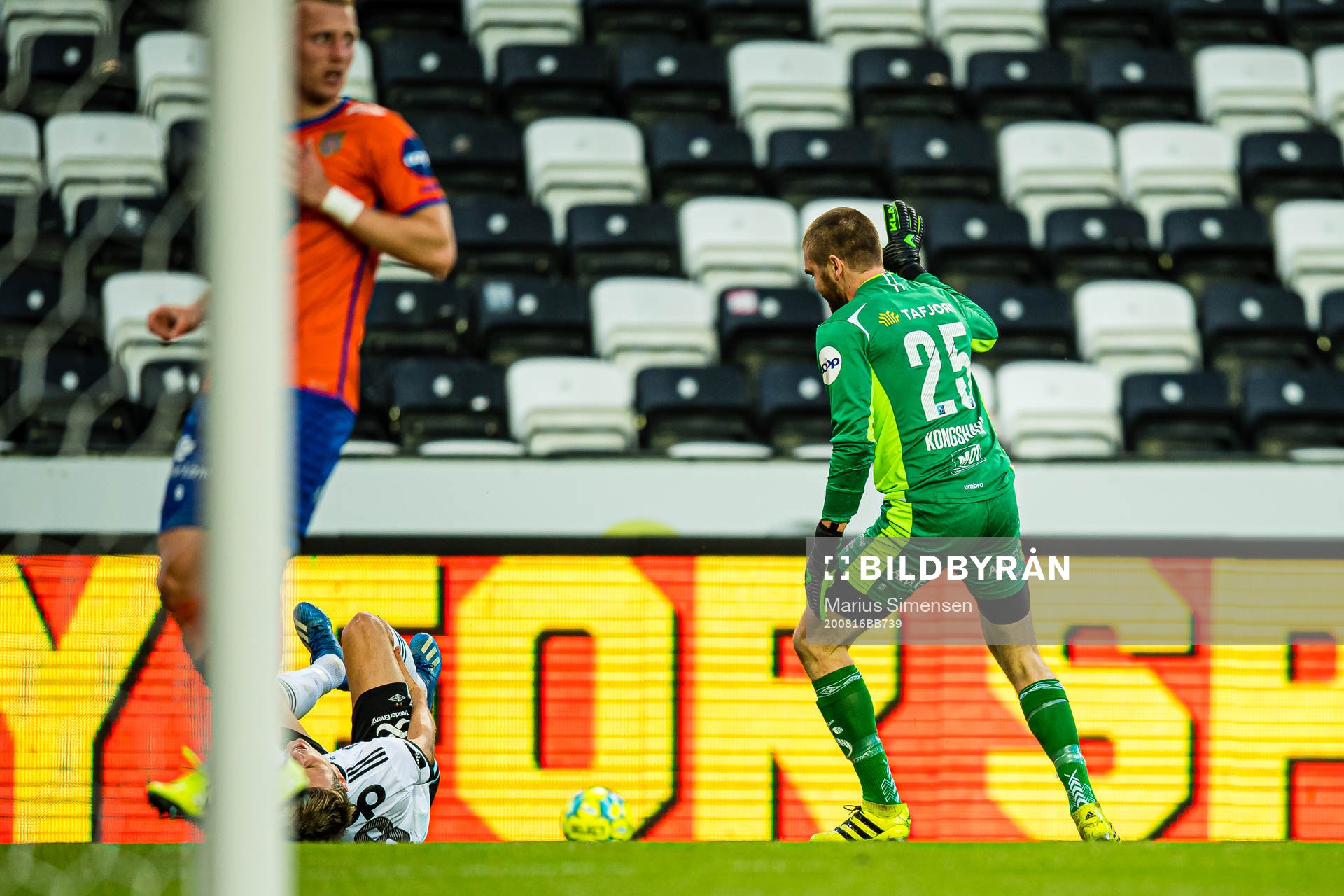 Kristoffer Zachariassen of Rosenborg and Gudmund Broks