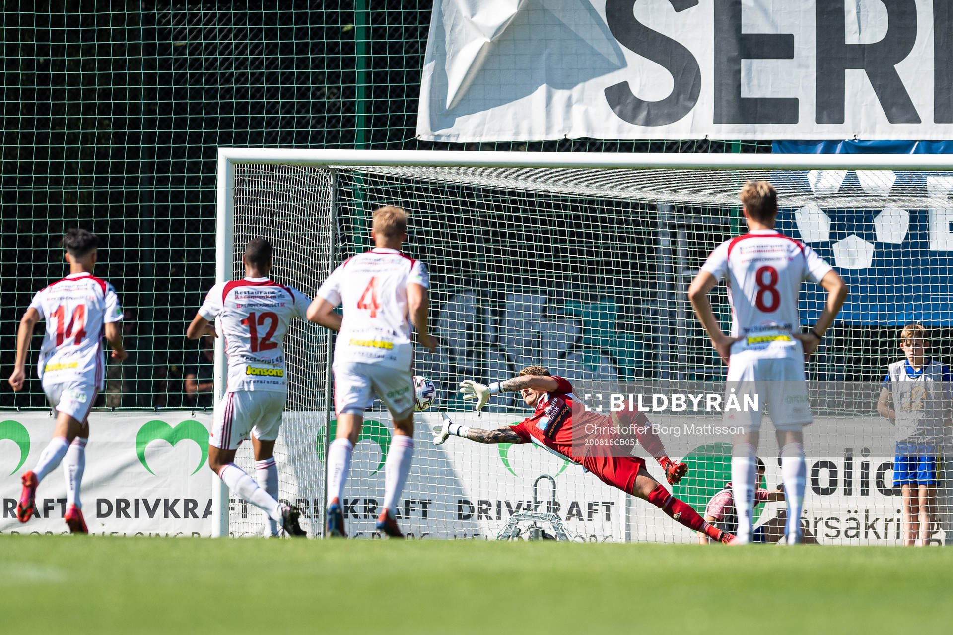 Assyriskas Simon Karlsson Adjei gör 0-5 på straff