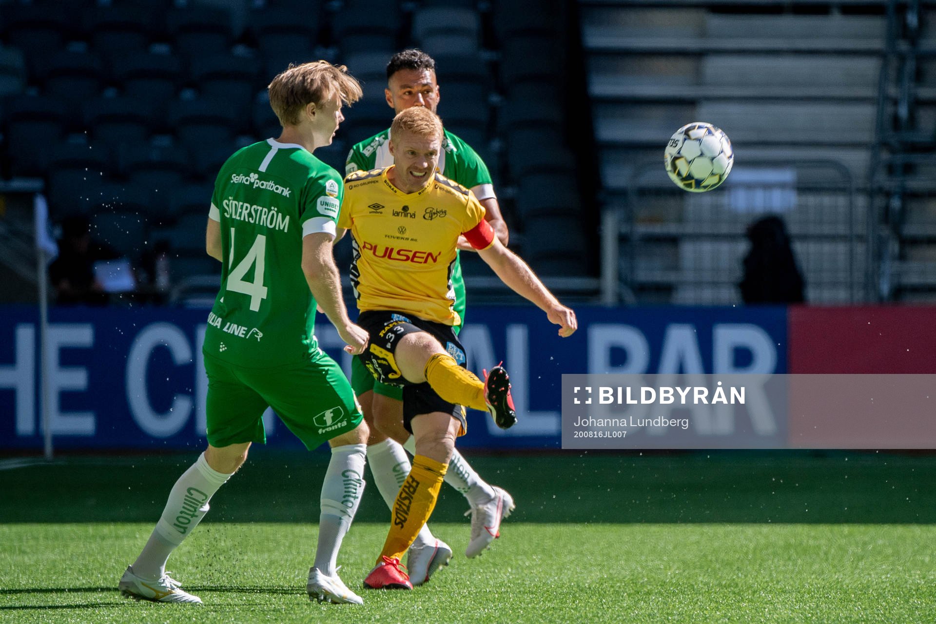 Elfsborgs Sivert Heltne Nilsen mot Hammarbys Abdul Khalili