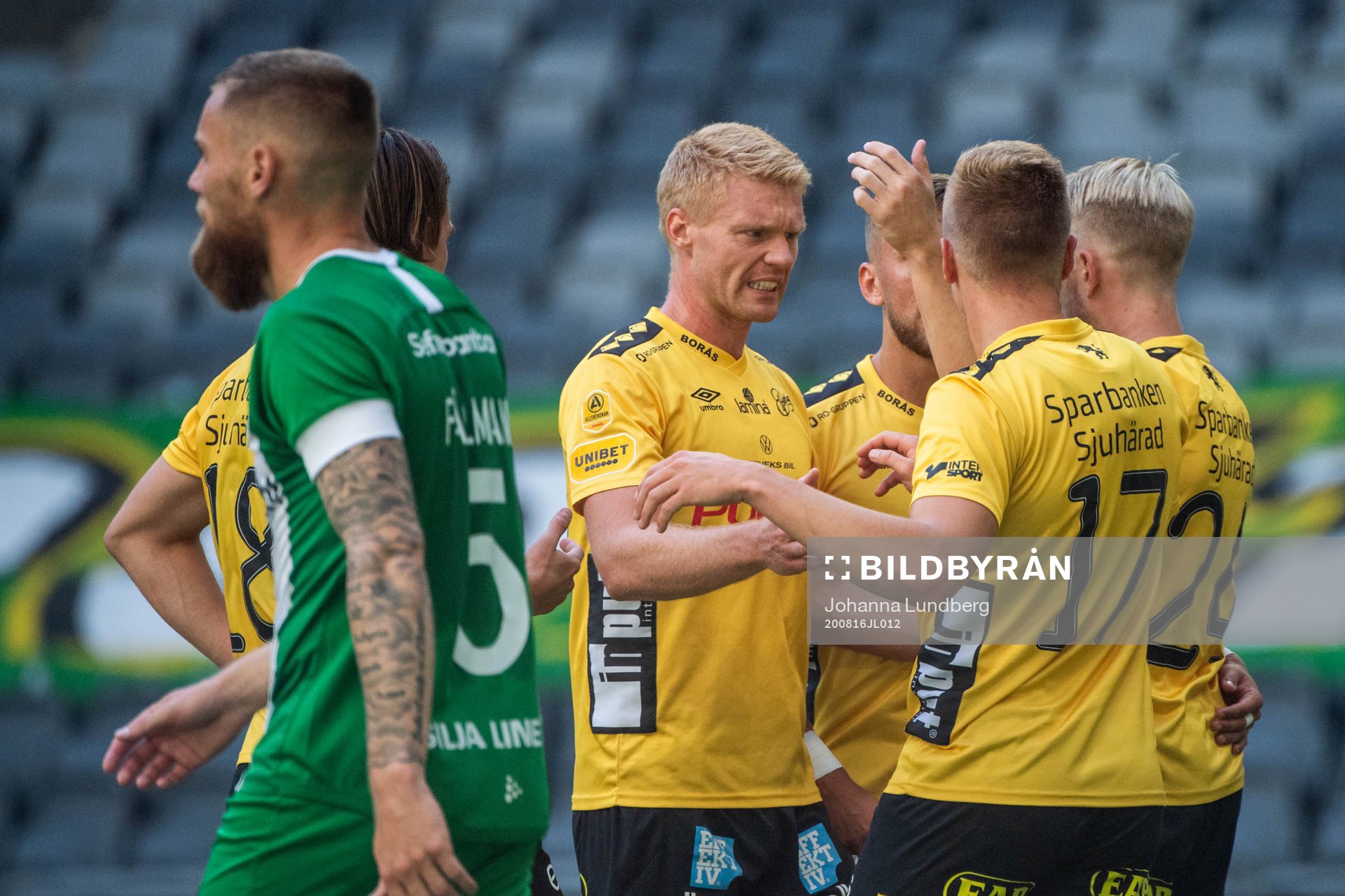 Elfsborgs Per Frick jublar med lagkamrater