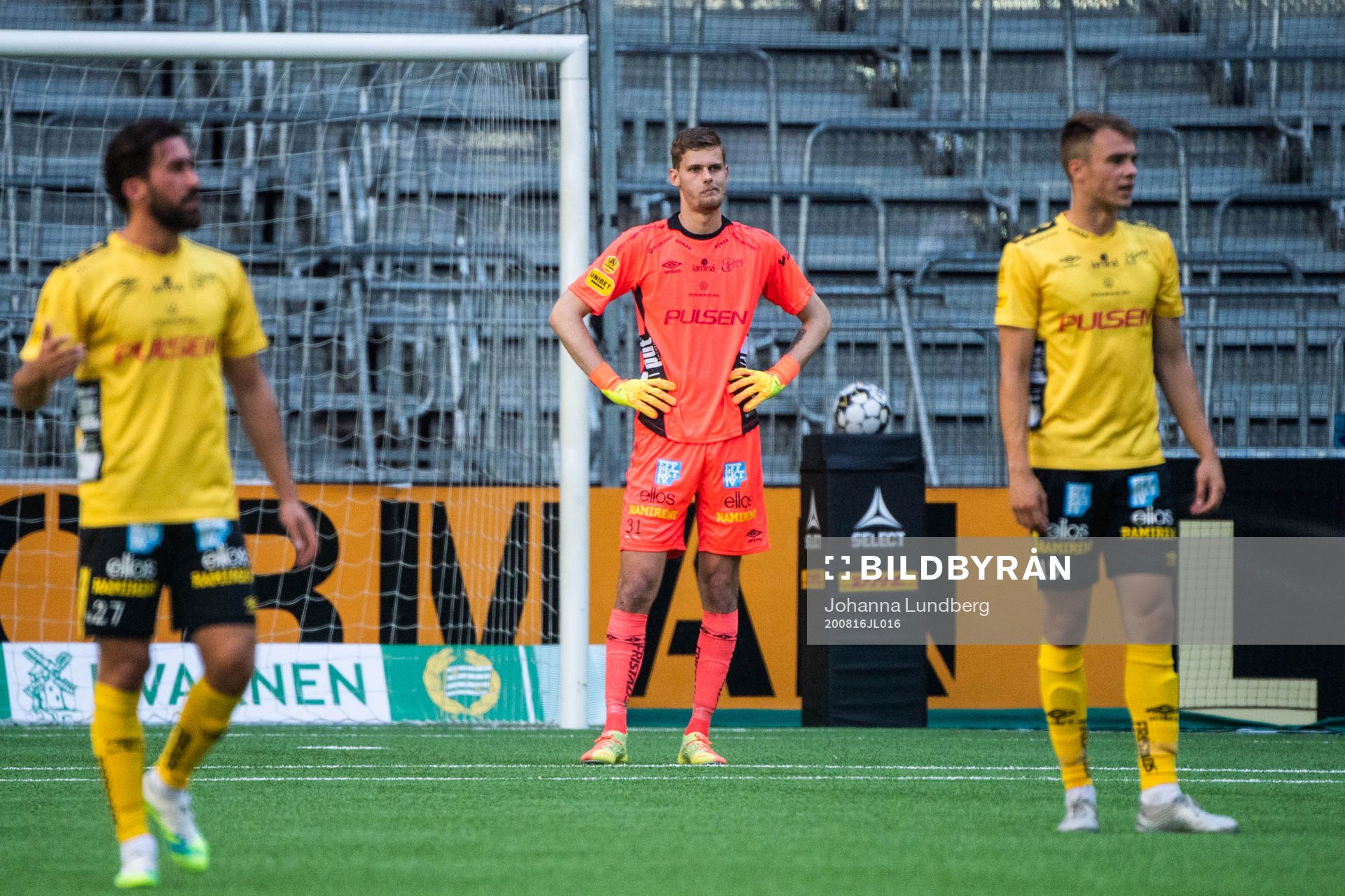 Elfsborgs målvakt Tim Rönning deppar