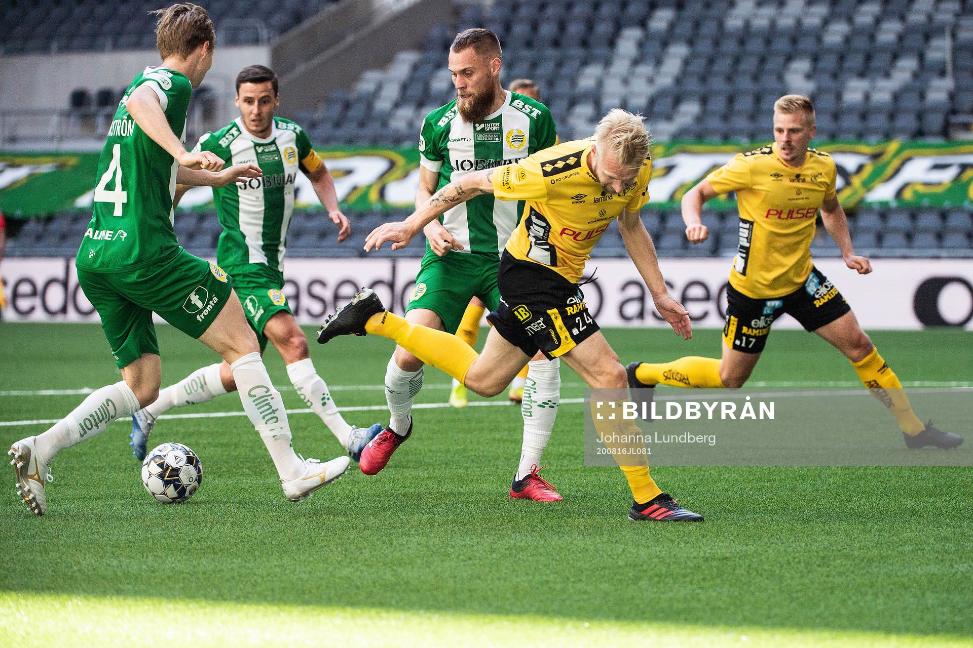 Elfsborgs Johan Larsson mot Hammarbys Tim Söderström och