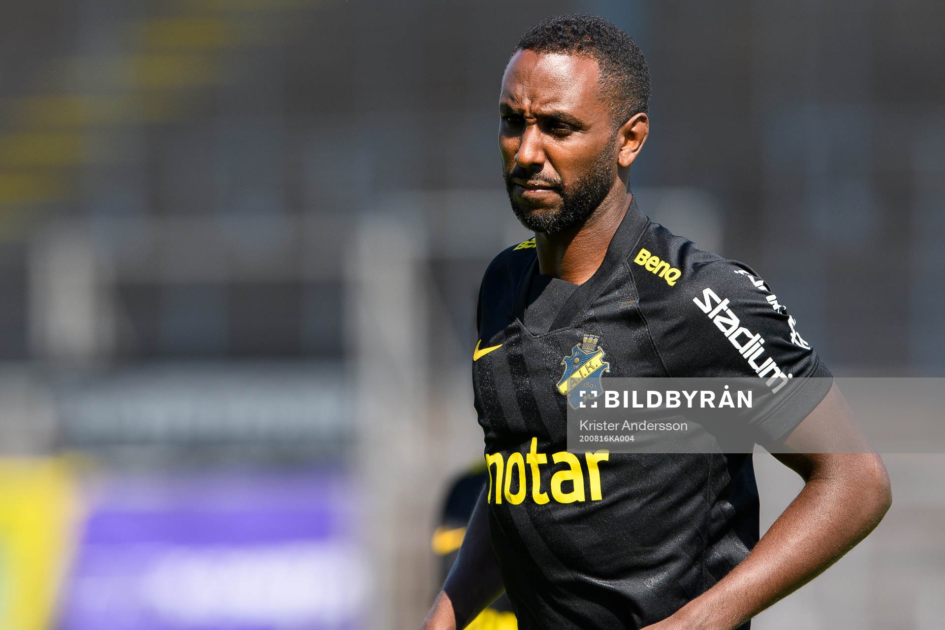 s Henok Goitom före fotbollsmatchen i Allsvenskan mellan
