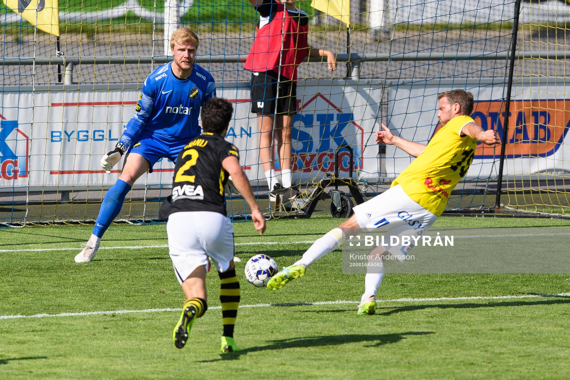 Falkenbergs Karl Söderström med en målchans