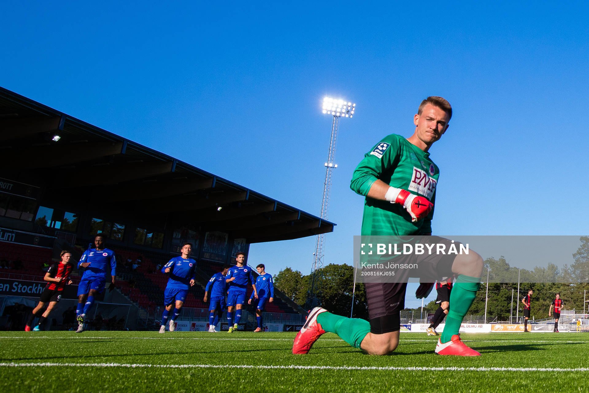 Karlslunds målvakt Jakob Kindberg deppar