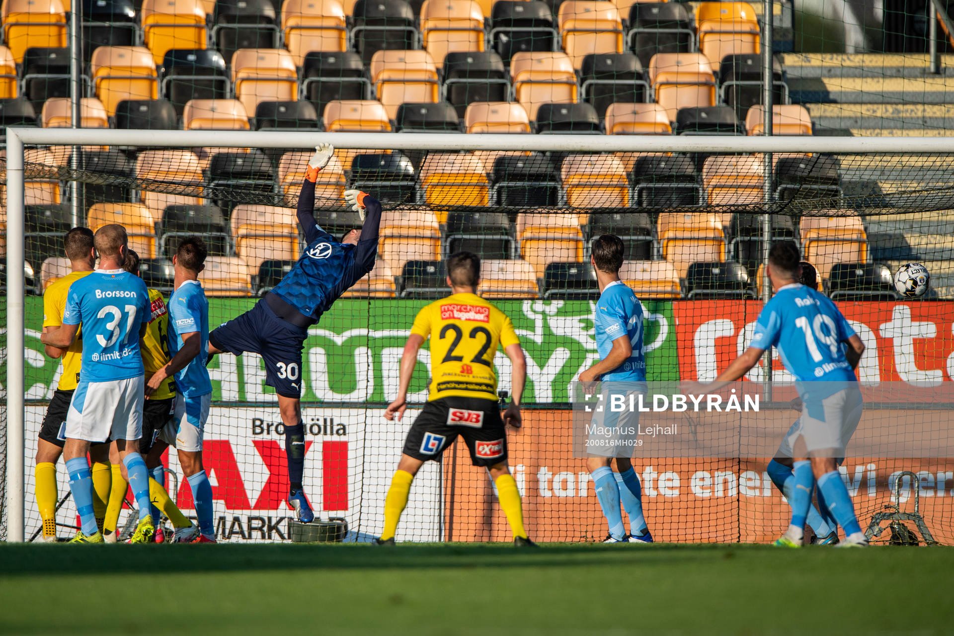 Malmö FFs målvakt Marko Johansson släpper in 2-1 av