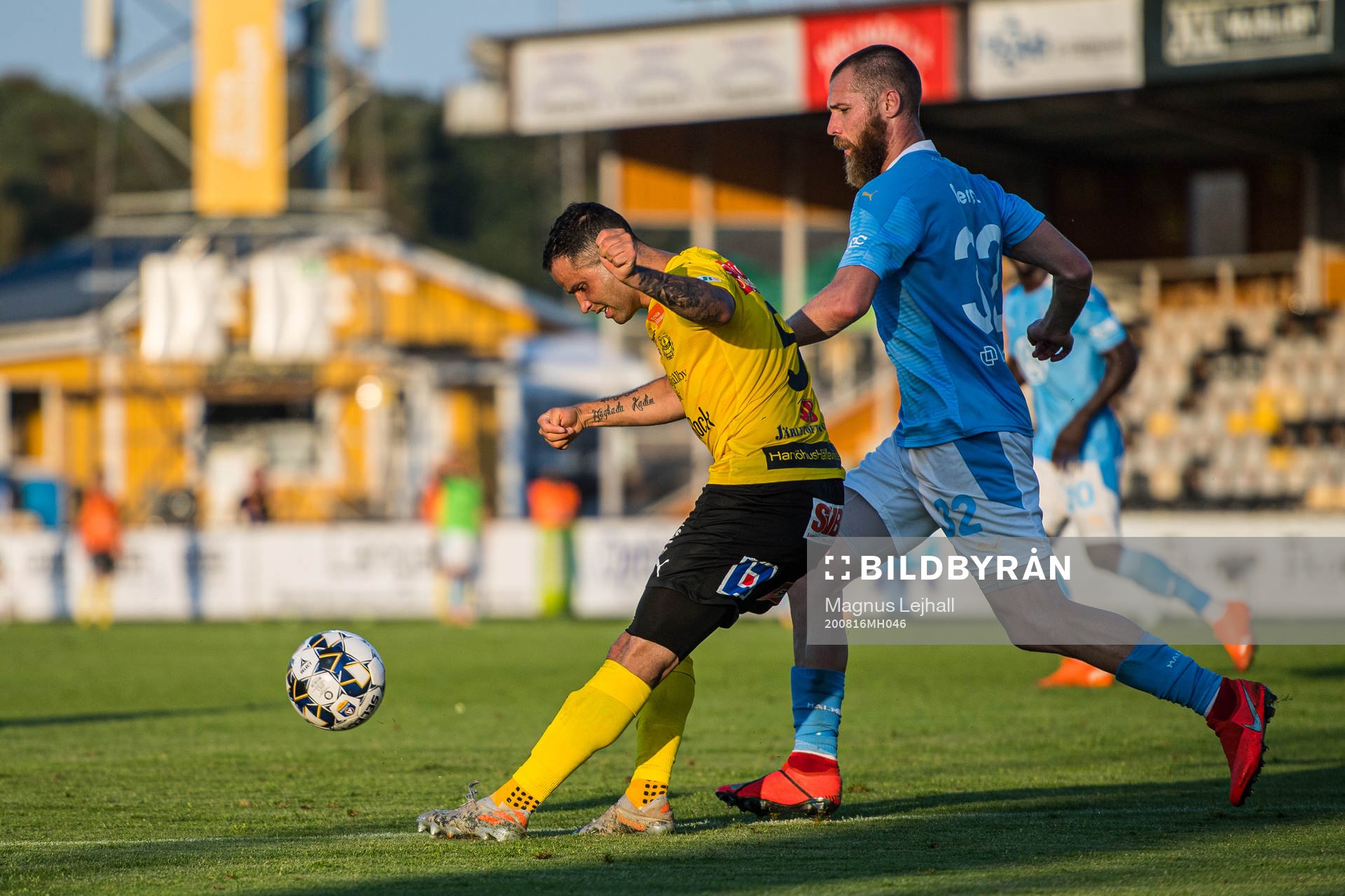 Mjällbys Mohanad Jeahze  och Malmö FFs Jo Inge Berget