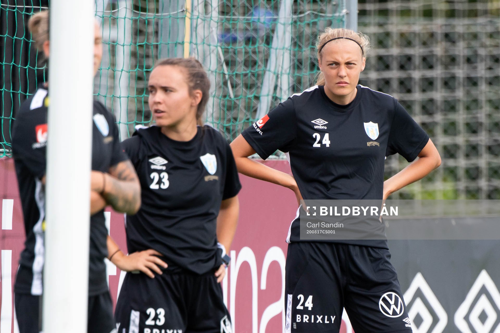 Göteborgs Elma Junttila Nelhage innan fotbollsmatchen i