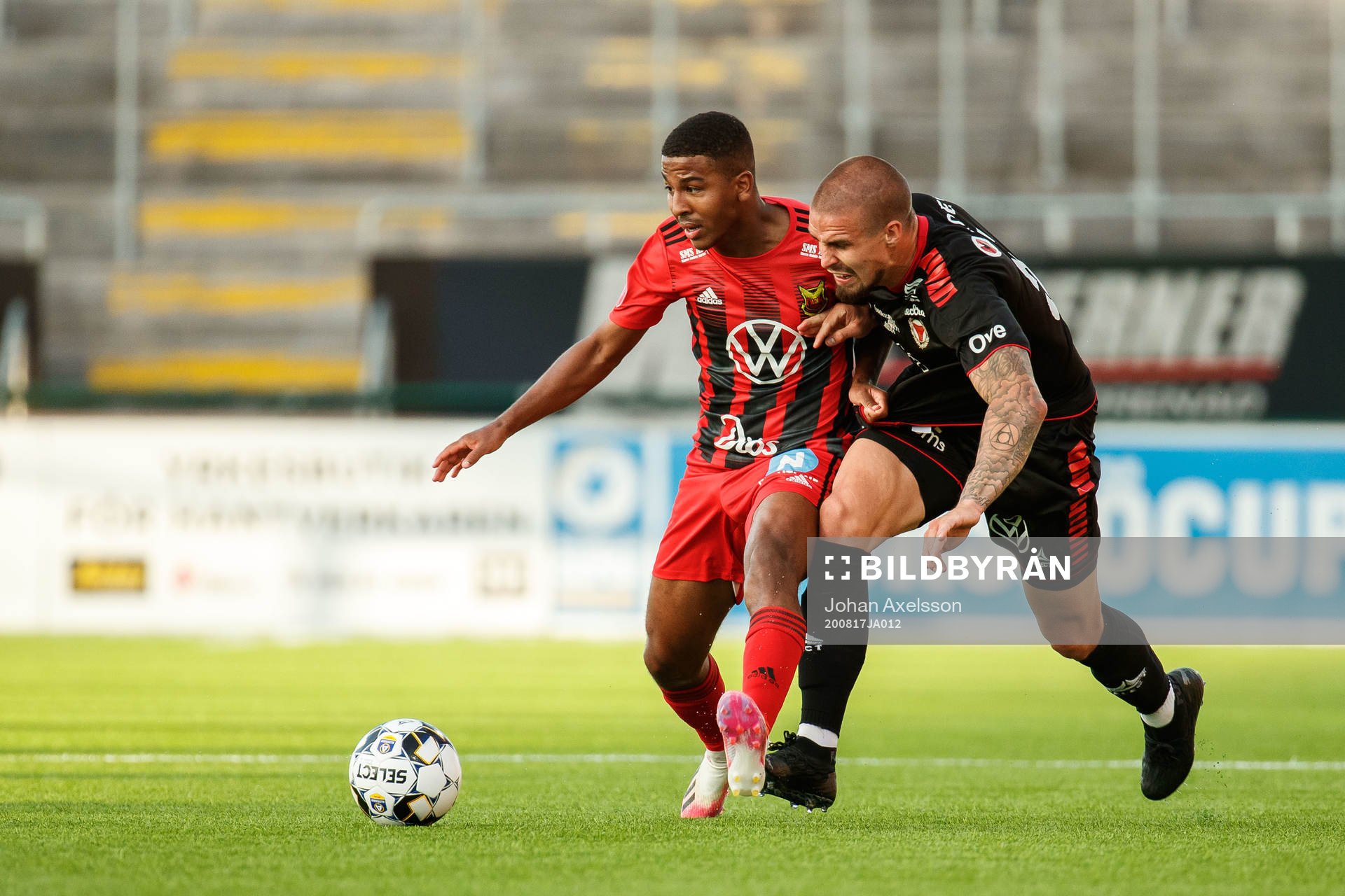 Östersunds Nebiyou Perry och Kalmars Douglas Bergqvist