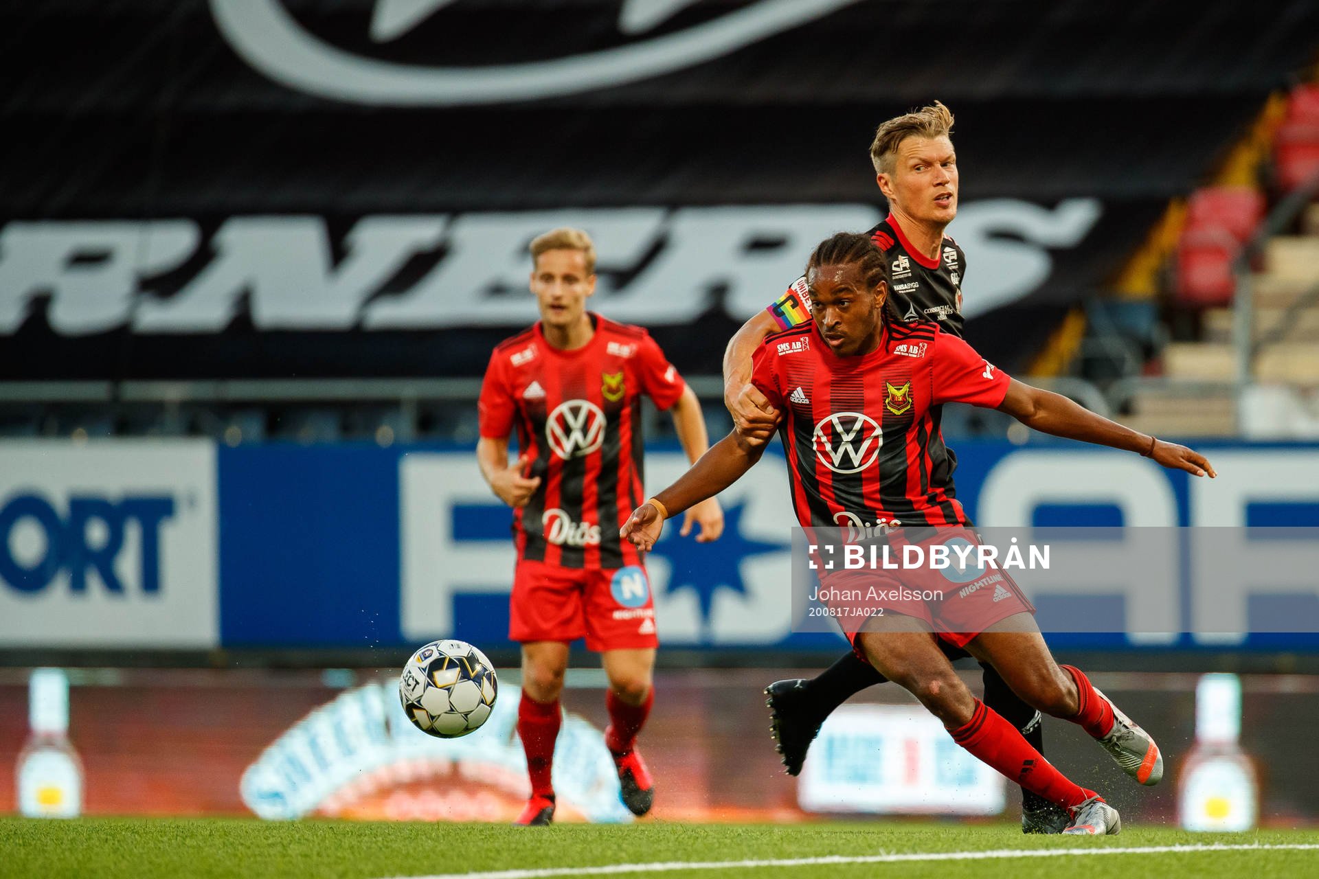 Östersunds Francis Jon-Baptiste och Kalmars Viktor Elm