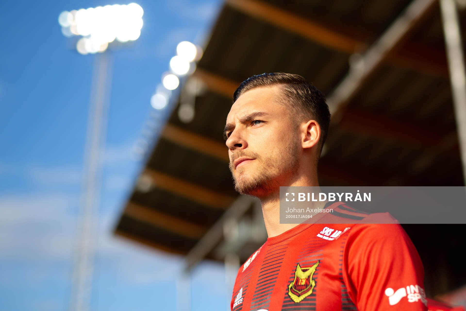 Östersunds Felix Hörberg införr fotbollsmatchen i