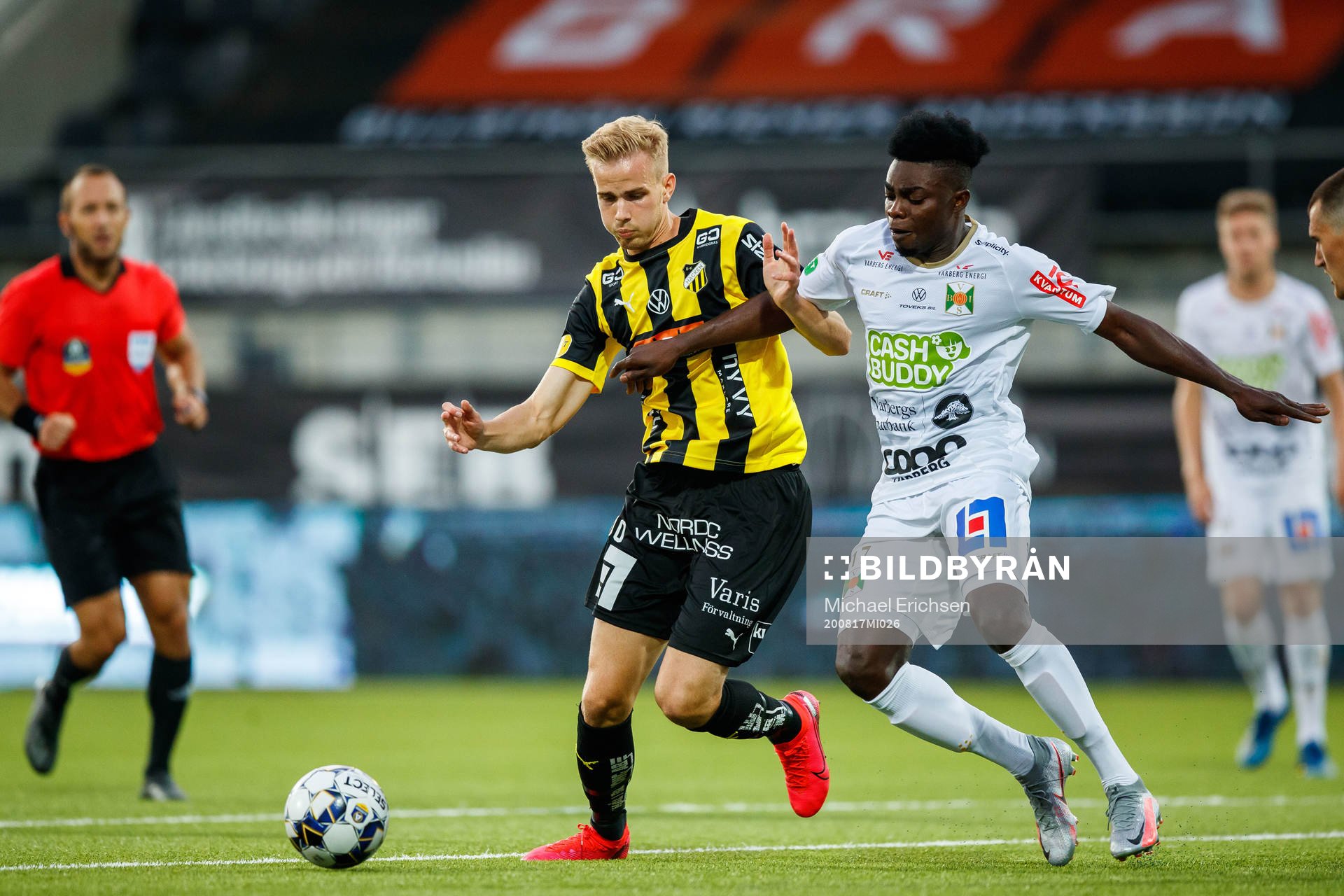 Häckens Jasse Tuominen och Varbergs Gideon Mensah