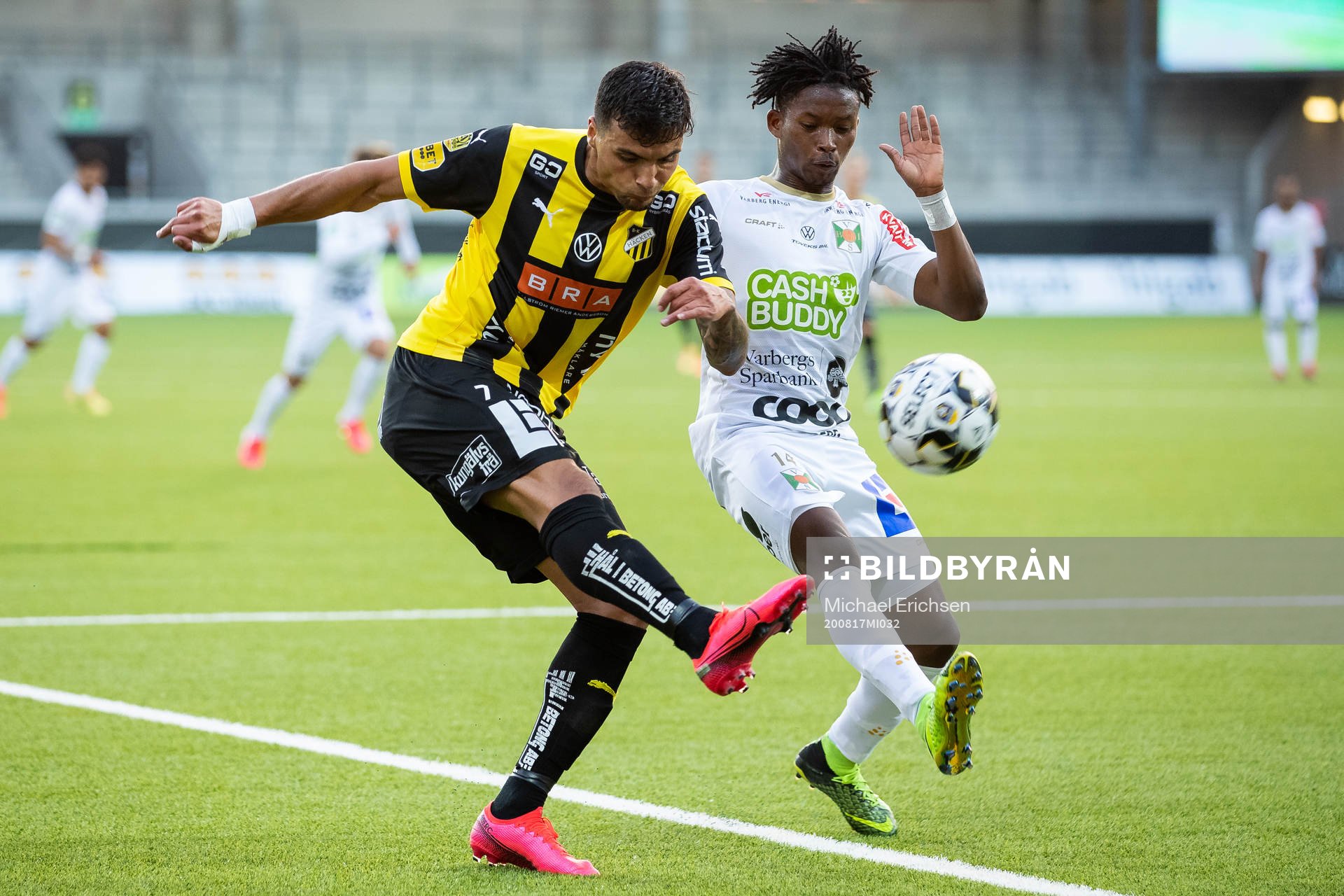 Häckens Ahmed Yasin och Varbergs Adama Fofana