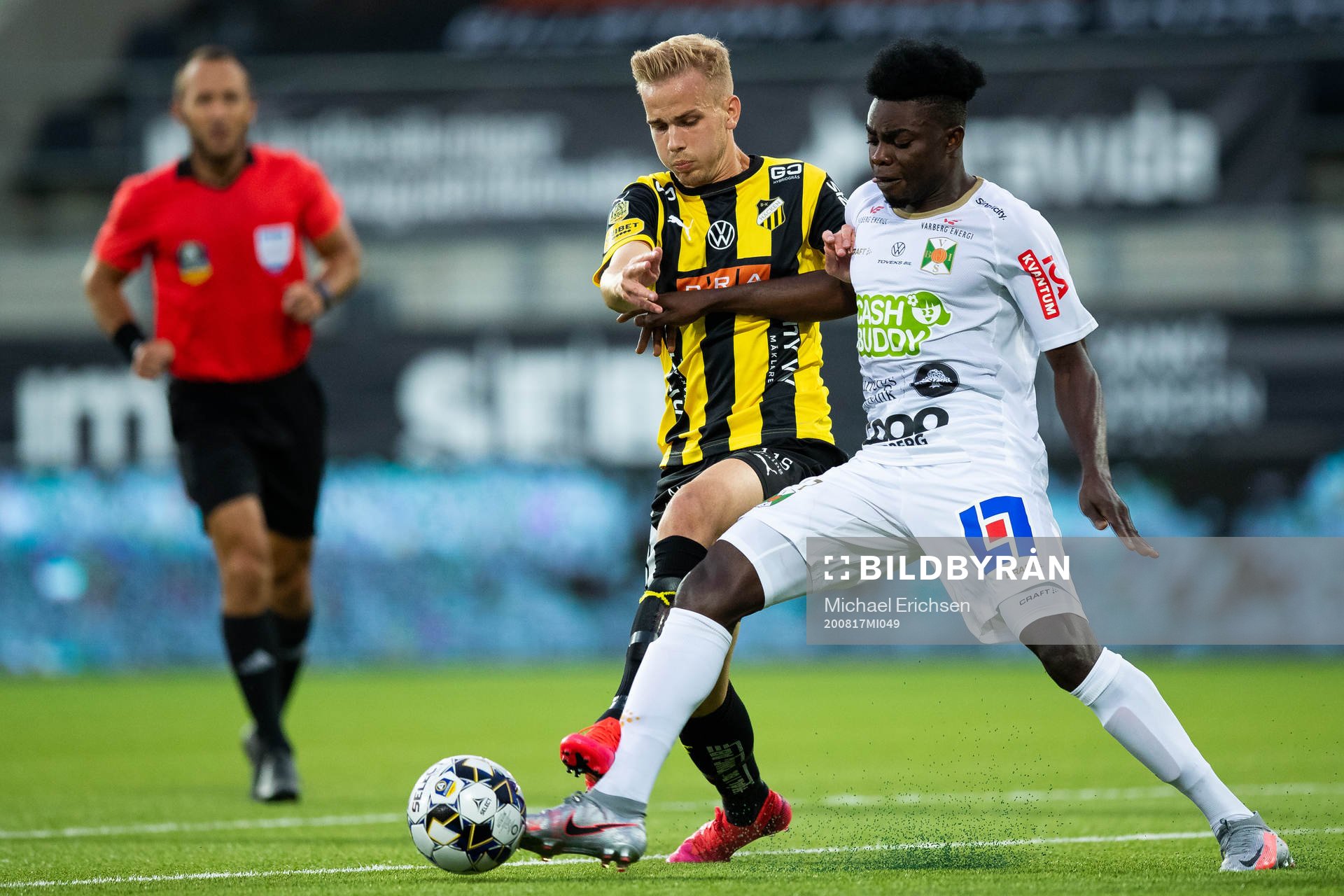 Häckens Jasse Tuominen och Varbergs Gideon Mensah