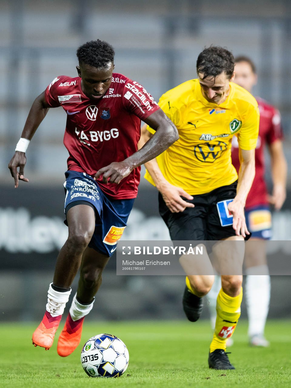 Örgrytes Mohamed Said Adan före Jönköpings Jetmir Haliti