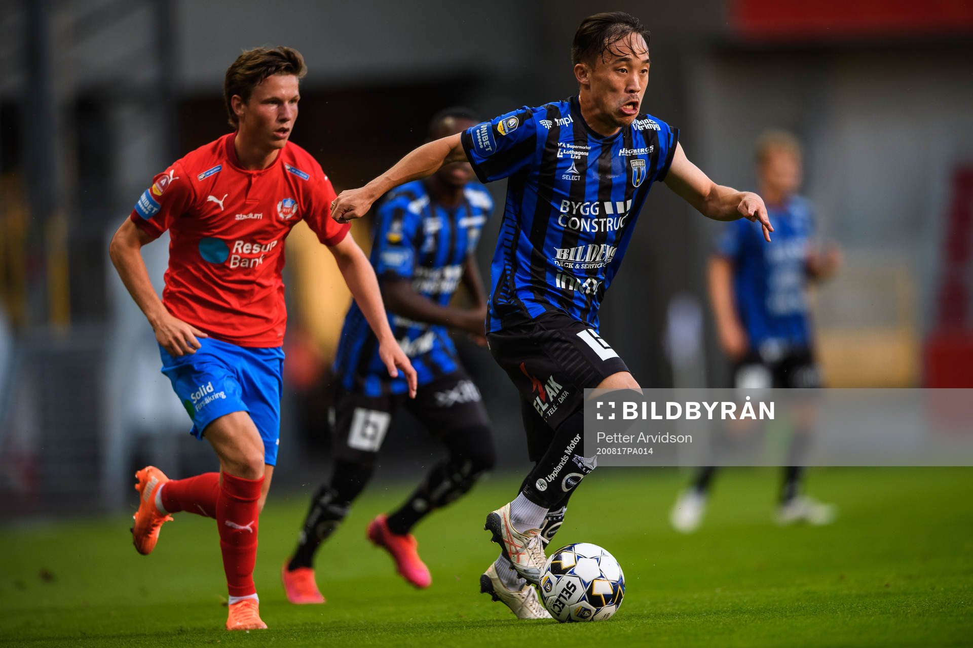 Helsingborgs Max Svensson och Sirius Yukiya Sugita