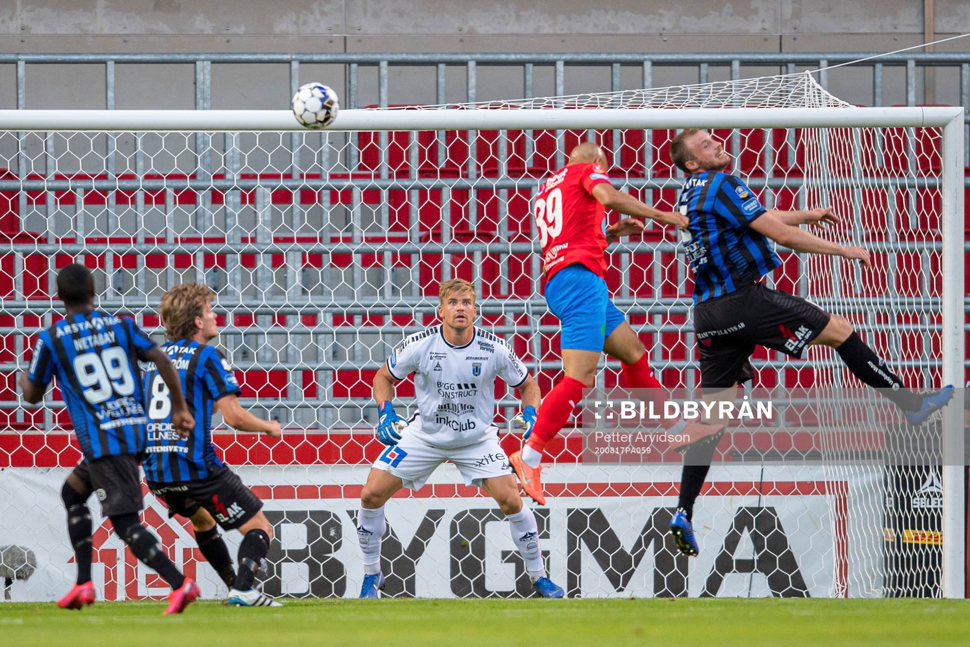 Sirius målvakt Lukas Jonsson
