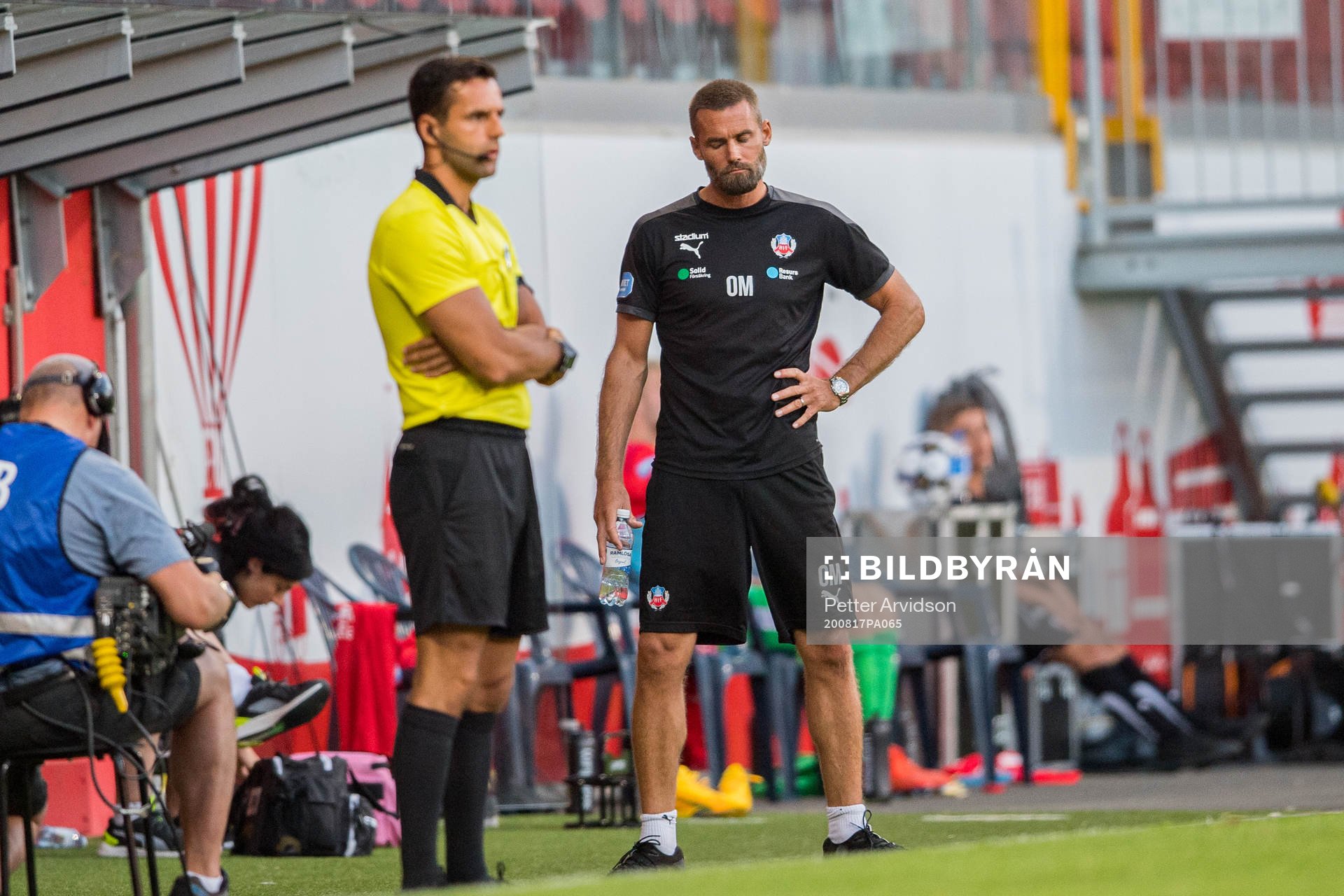 Helsingborgs tränare Olof Mellberg deppar
