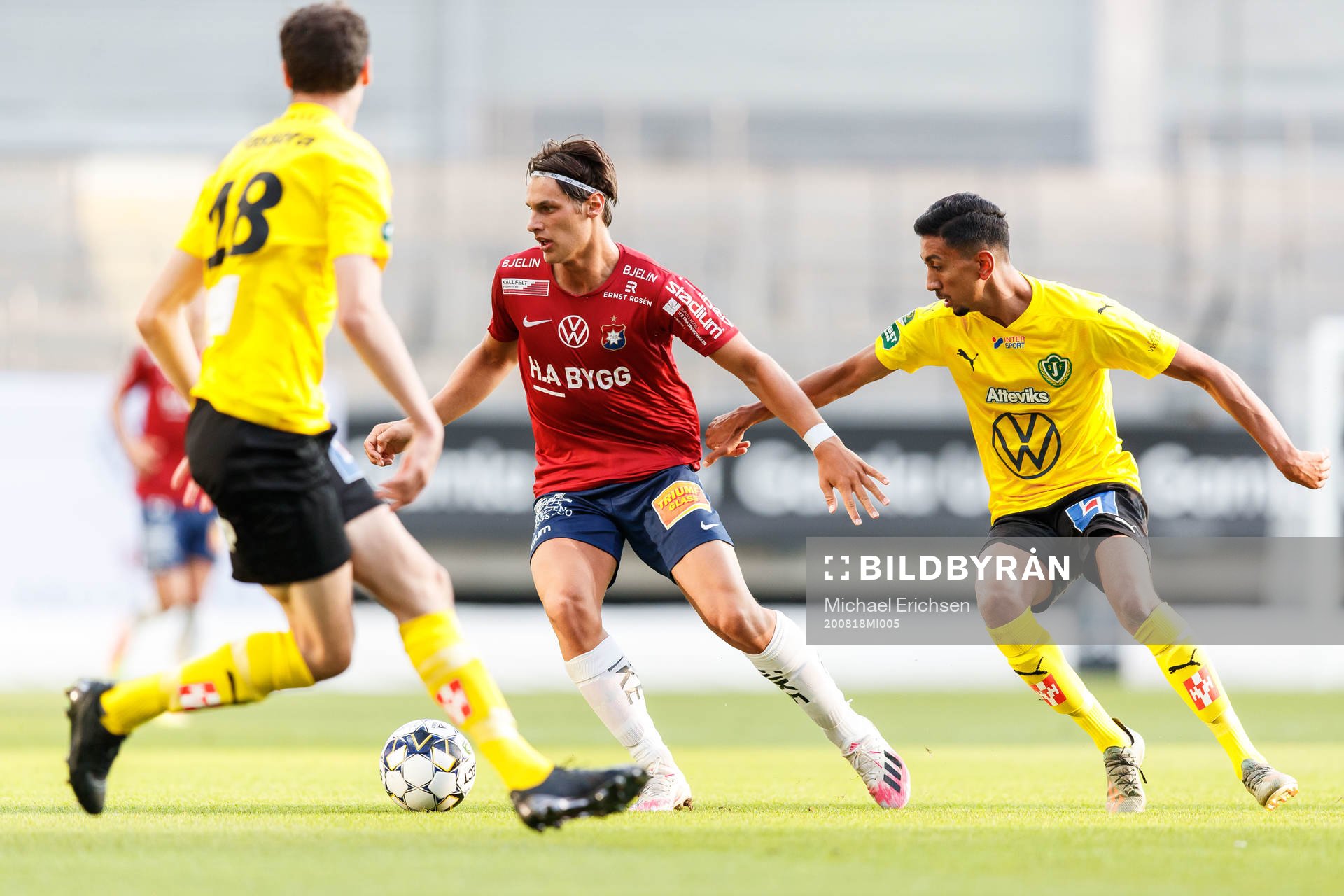 Örgrytes Kevin Ackermann och Jönköpings Amir Al-Ammari