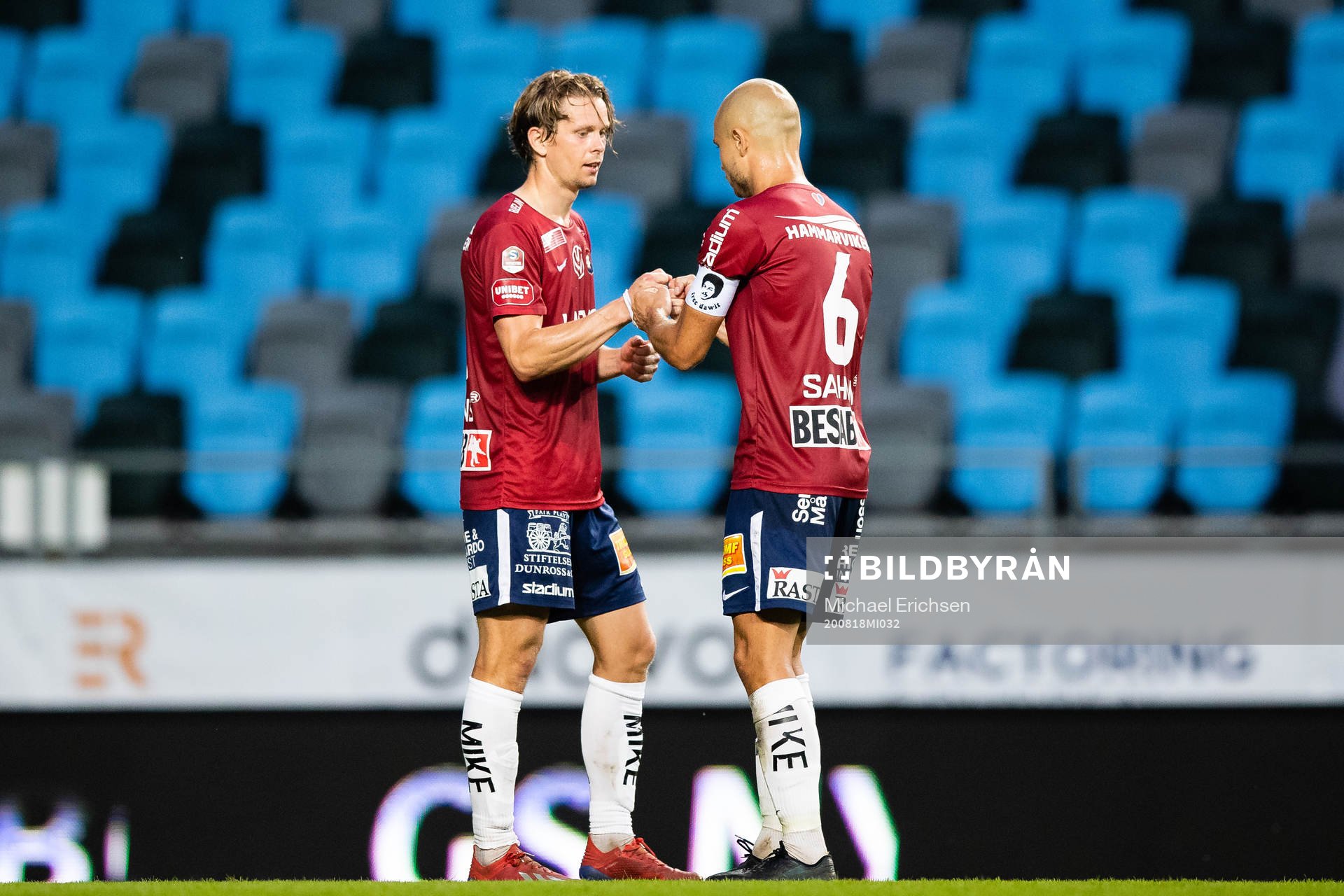 Örgrytes Anton Lans och Hannes Sahlin jublar