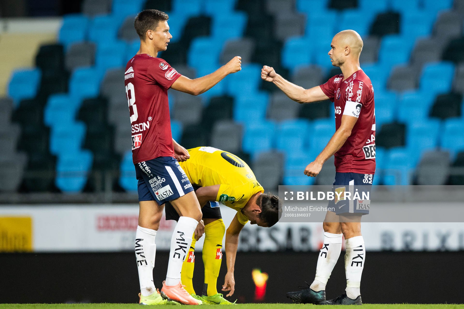 Örgrytes Arvid Brorsson och Hannes Sahlin jublar