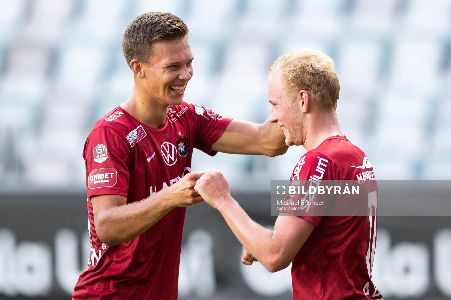 Örgrytes Adam Bergmark Wiberg t.h. jublar med Arvid
