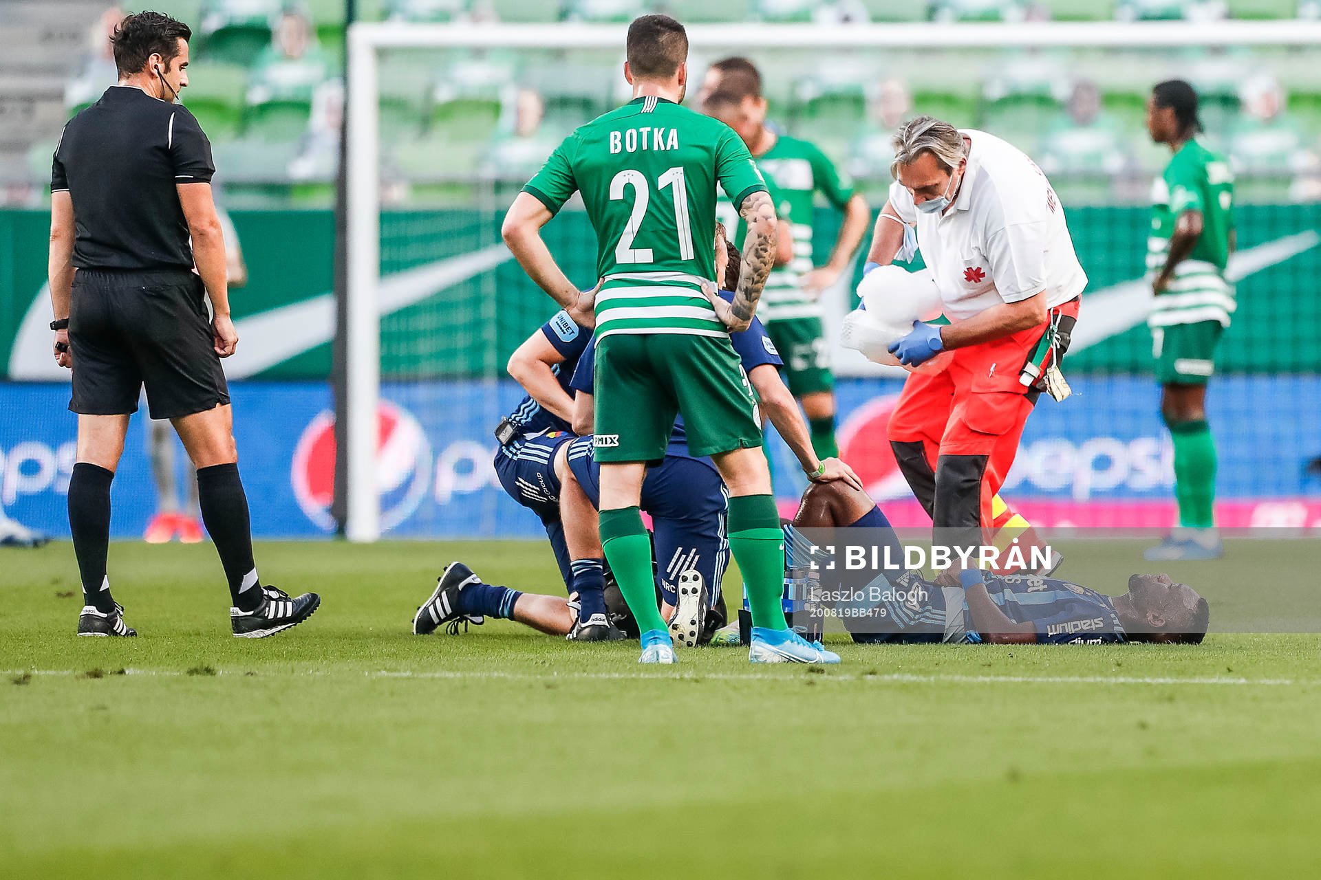 Emmanuel Banda of Djurgården receives an injury