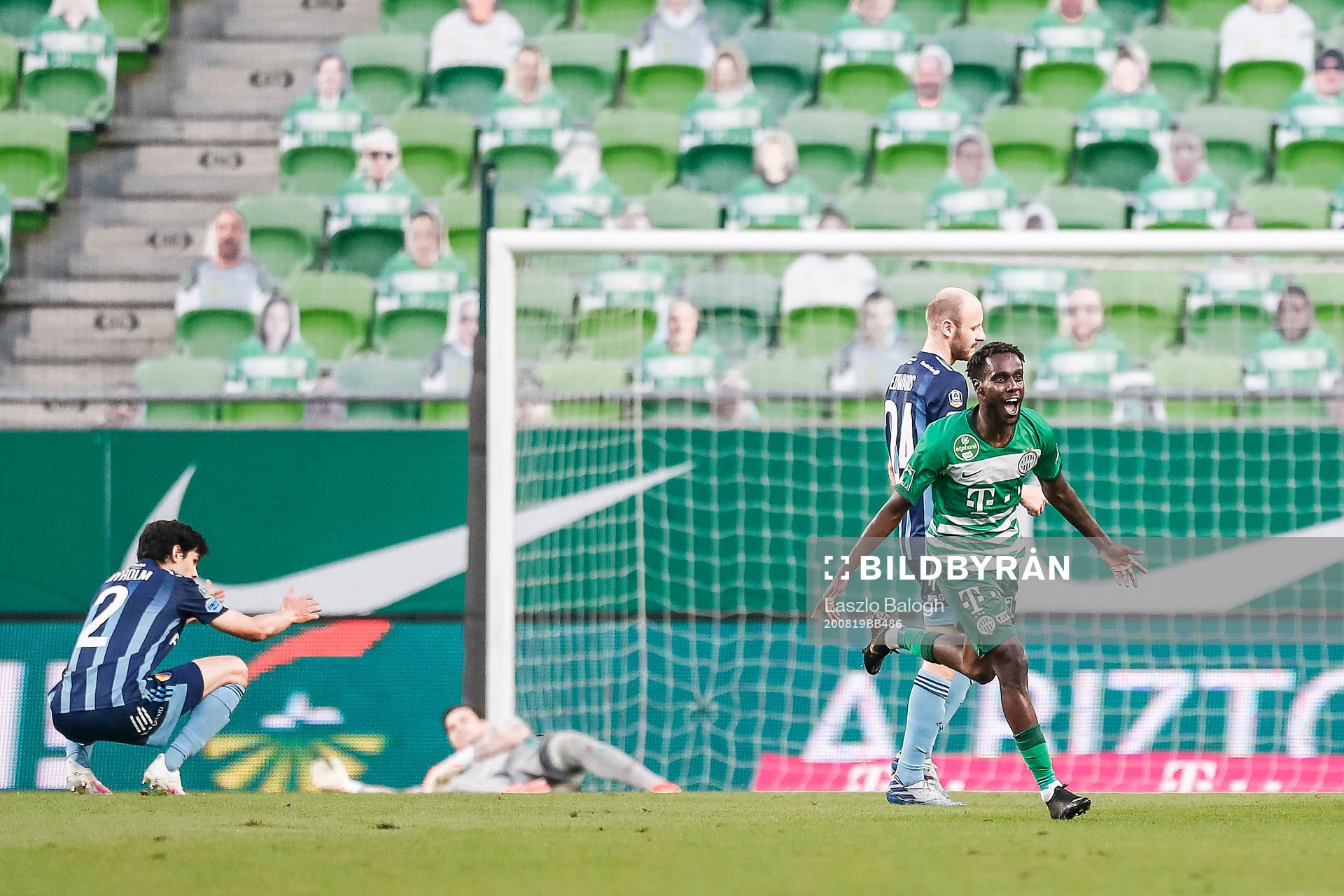 Tokmac Chol Nguen of Ferencvaros celebrates
