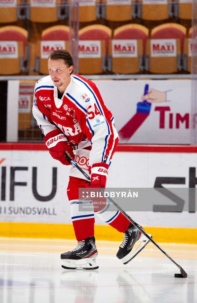 Timrås Jonathan Dahlen spelar in film