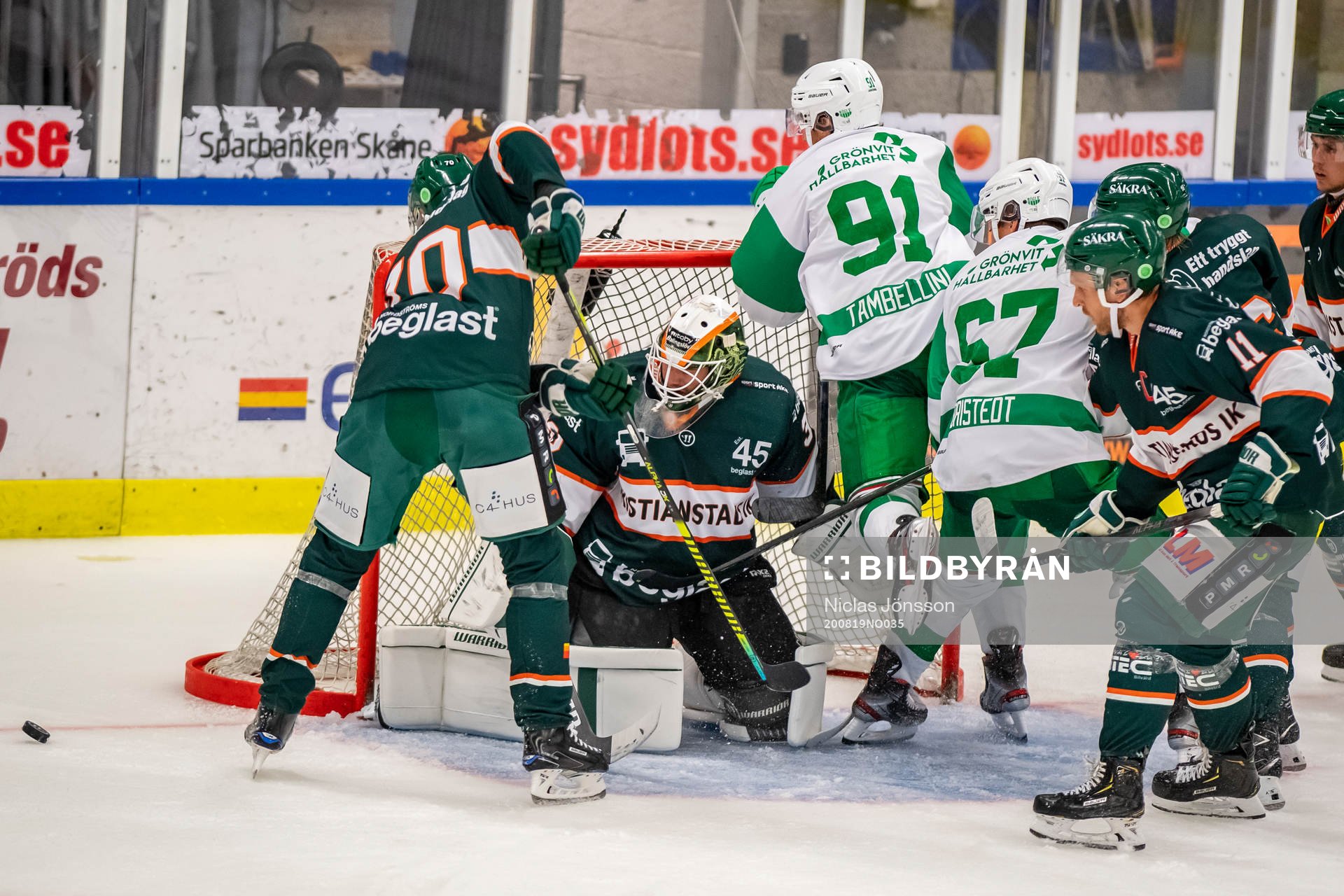 Rögles Adam Tambellini och Leon Bristedt oroar framför