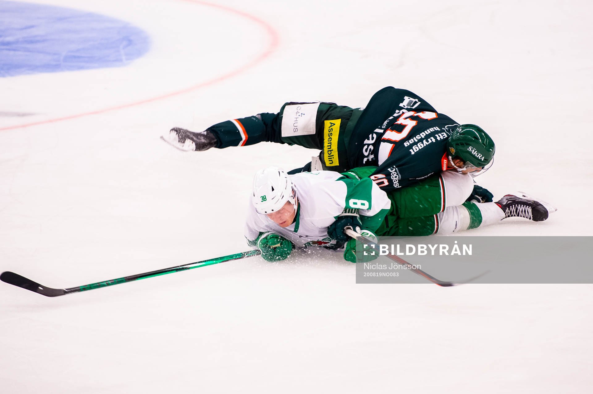 Rögles Erik Andersson och Kristianstads Kalle Miketinac i
