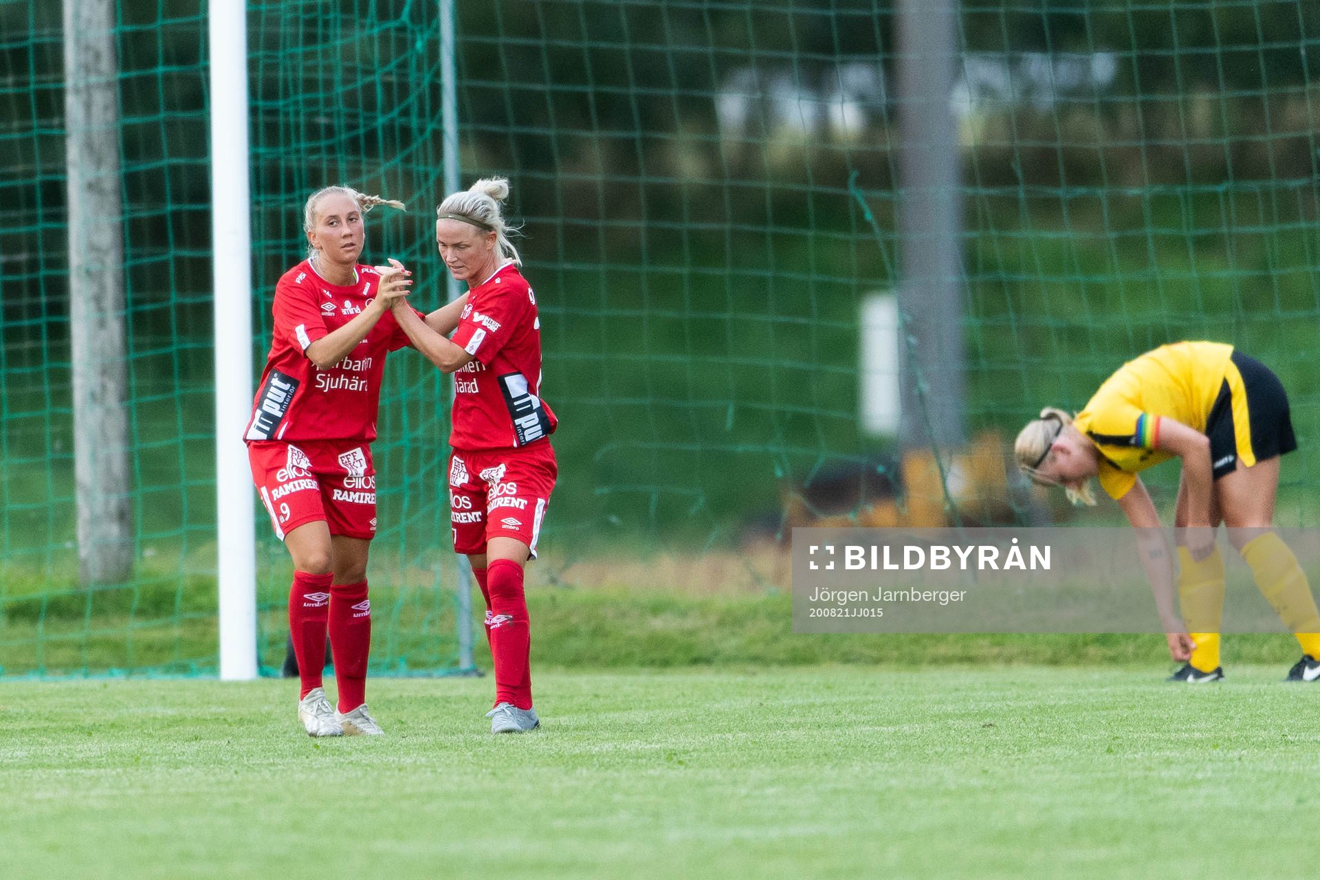 Elfsborgs Cornelia Andersson och Sara Jardving jublar