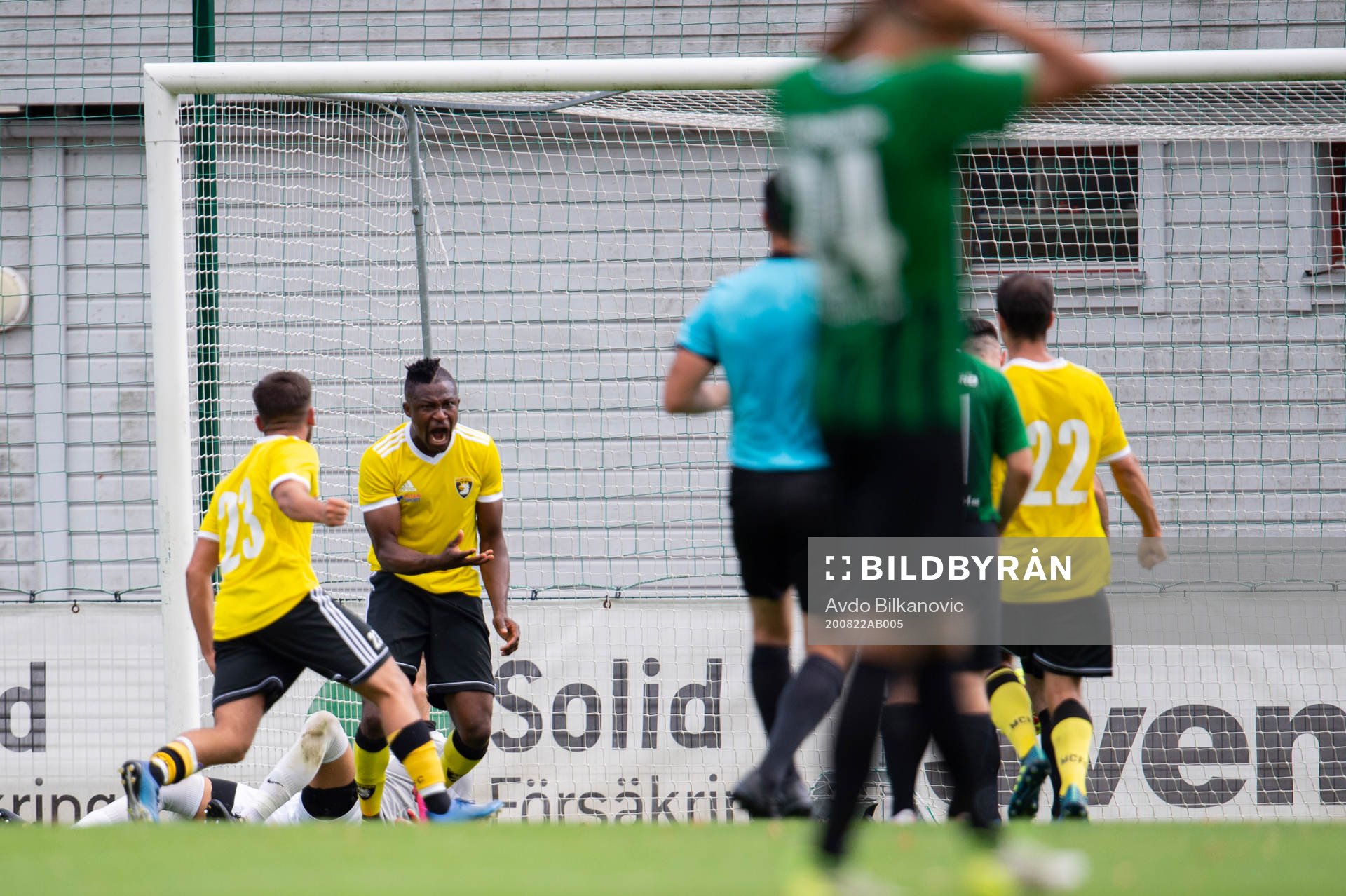 Malmö Citys Steven Gabriel jublar