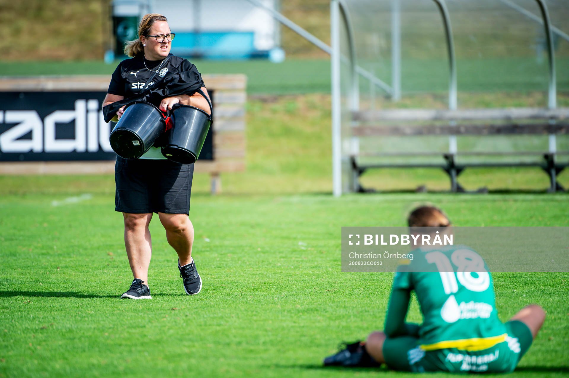 Dösjöbros lagledare Linda Malm Svensson efter fotbollsmatchen i Division 1 södra mellan Dösjöbro och Åhus den 22 augusti 2020 i Dösjöbro.