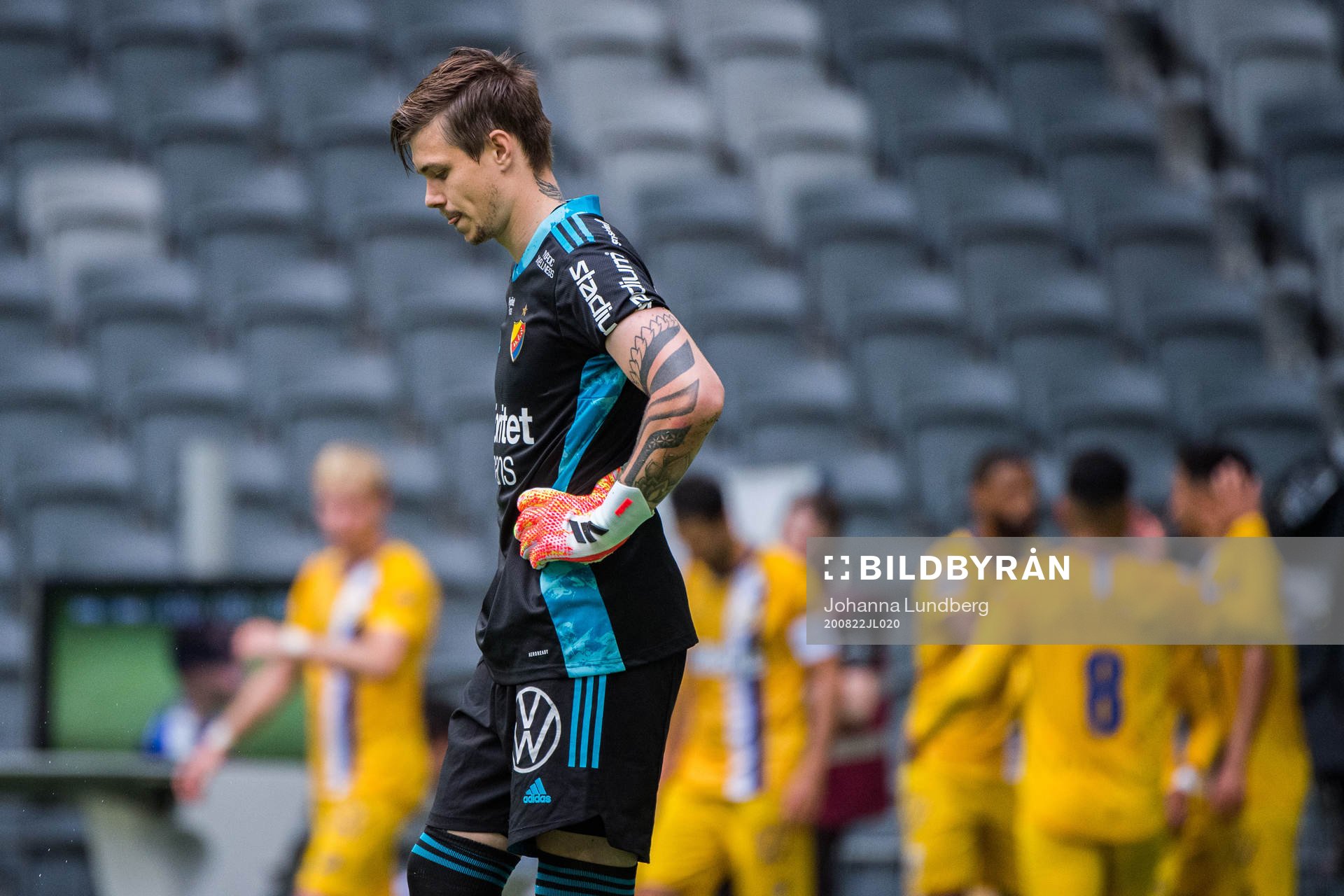 Djurgårdens målvakt Per Kristian Bråtveit deppar