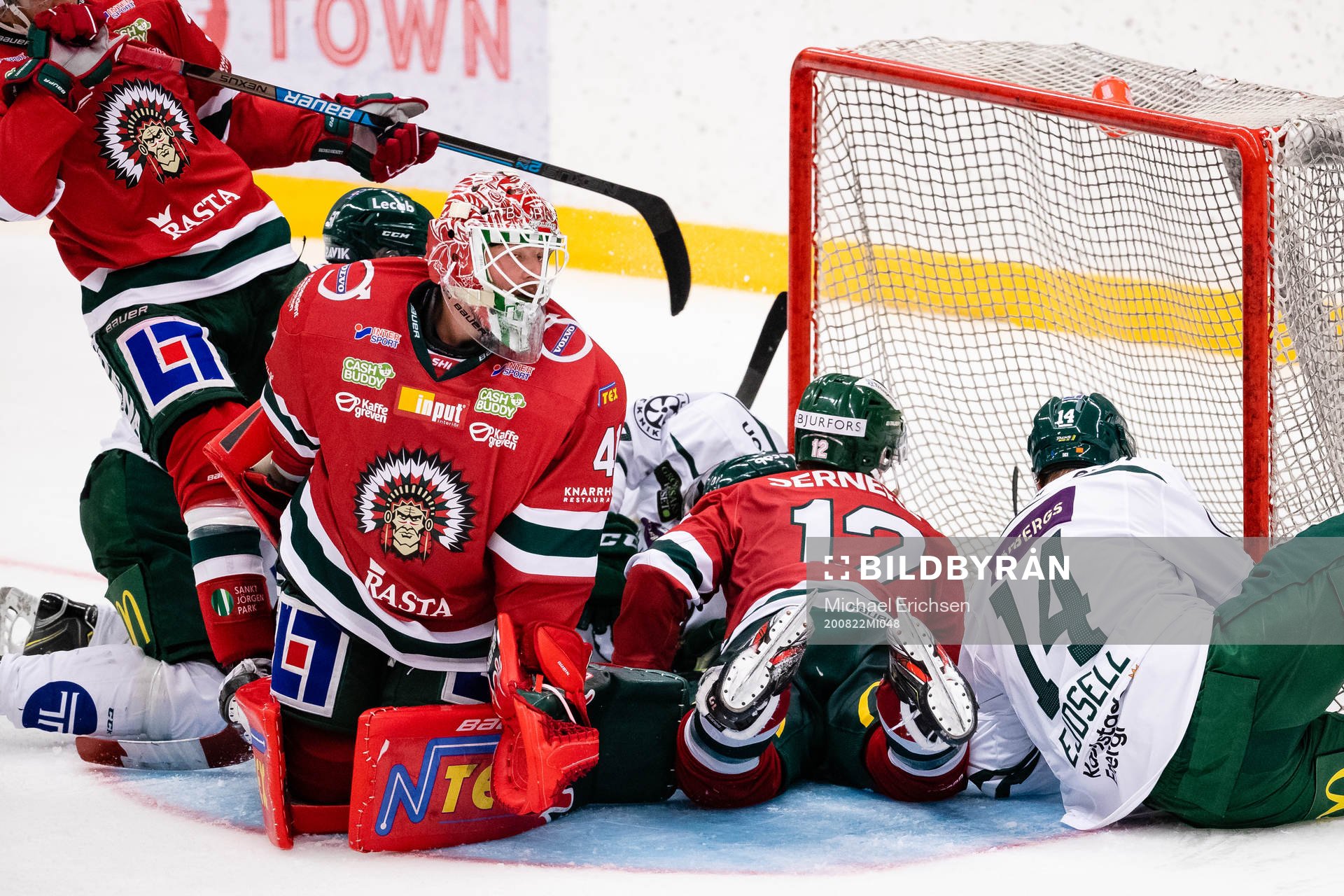 Färjestads Pontus Widerström trycker in 2-2 bakom