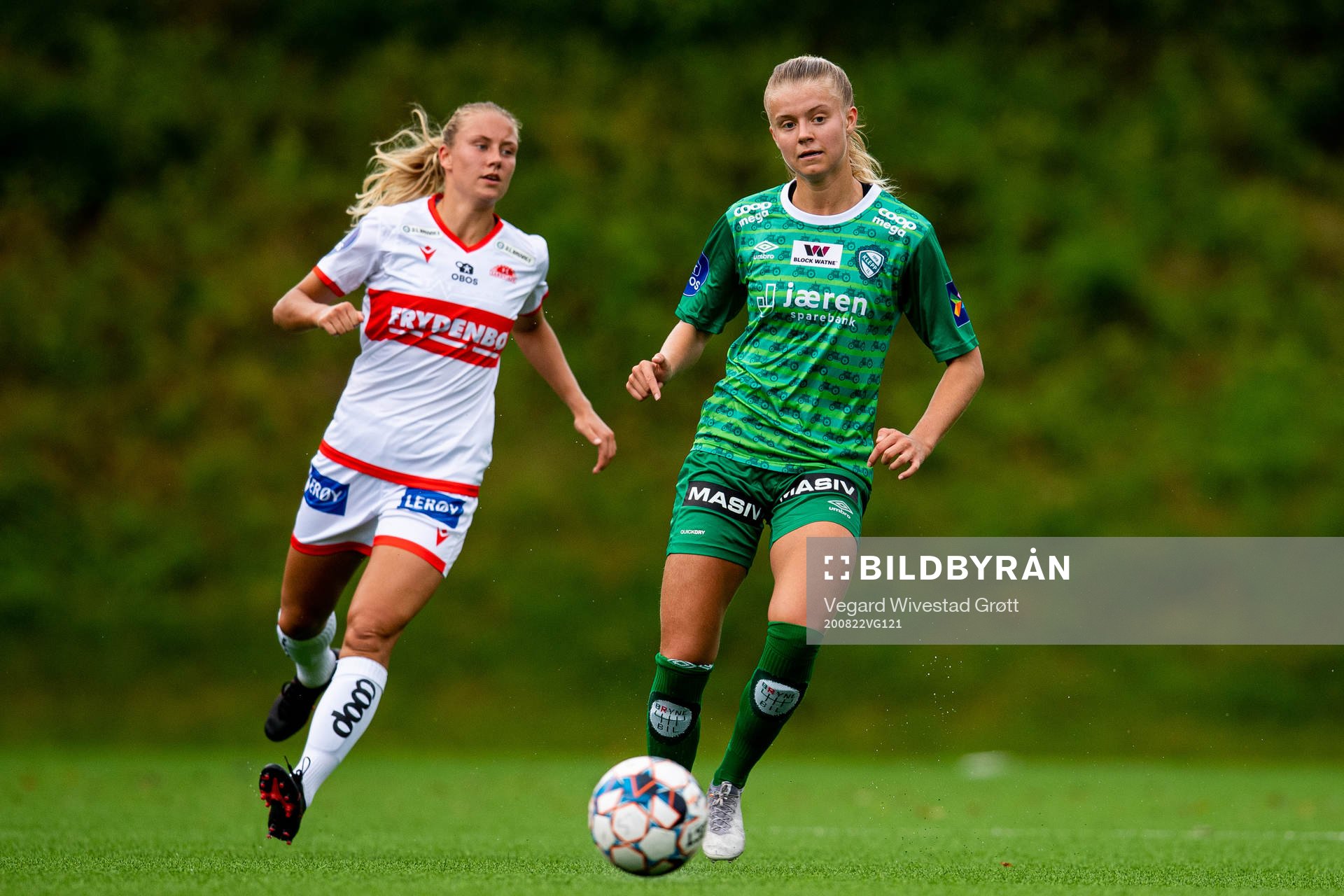 Lisa Naalsund of Sandviken and Mille Aune of Klepp