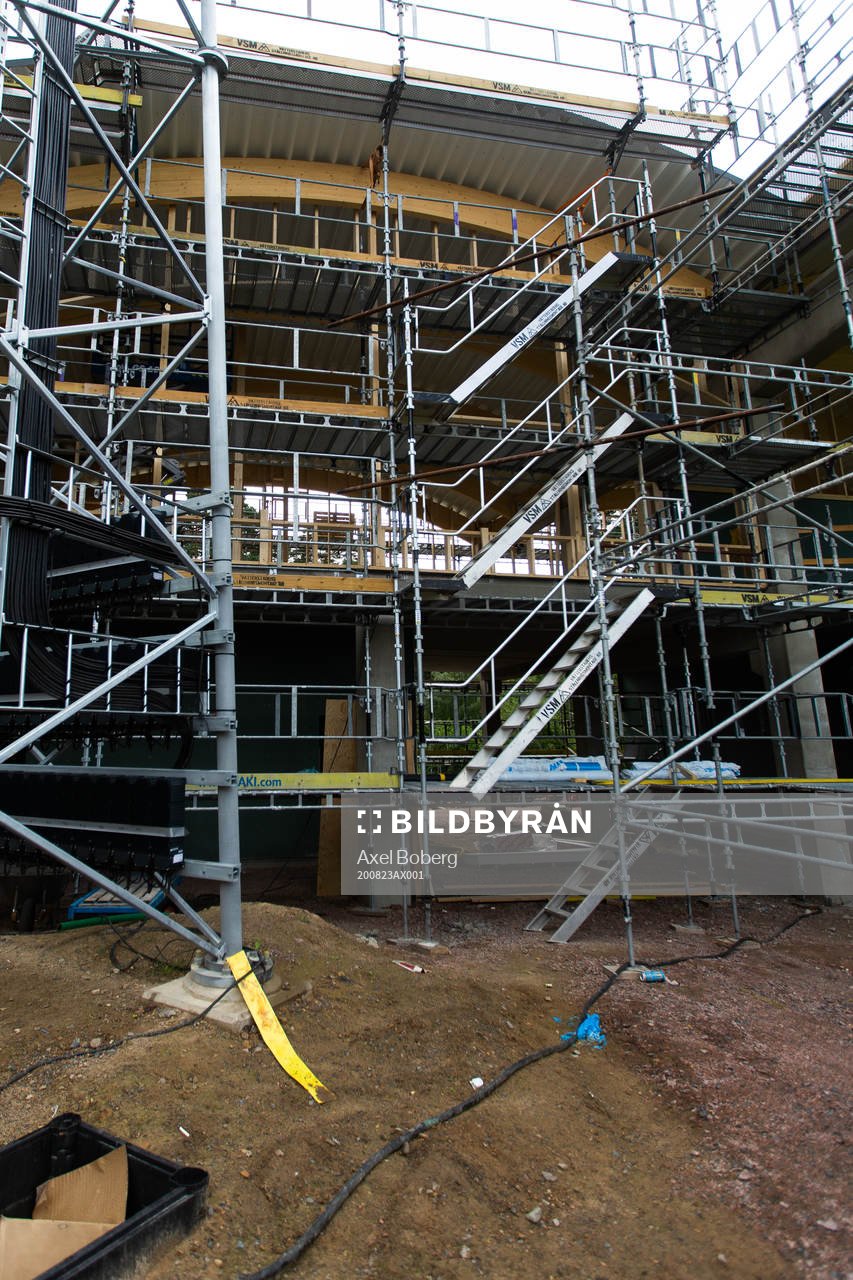 Byggnadsställningar på Stadsparksvallen