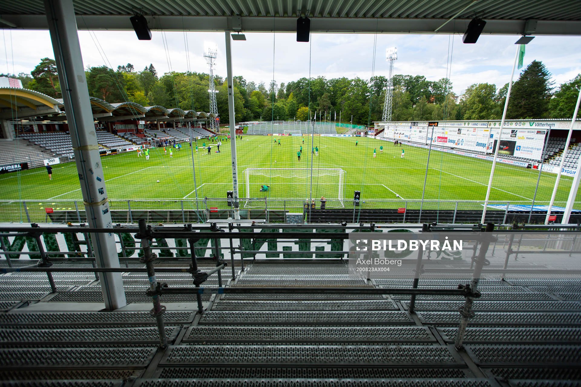 En tom supporterläktare