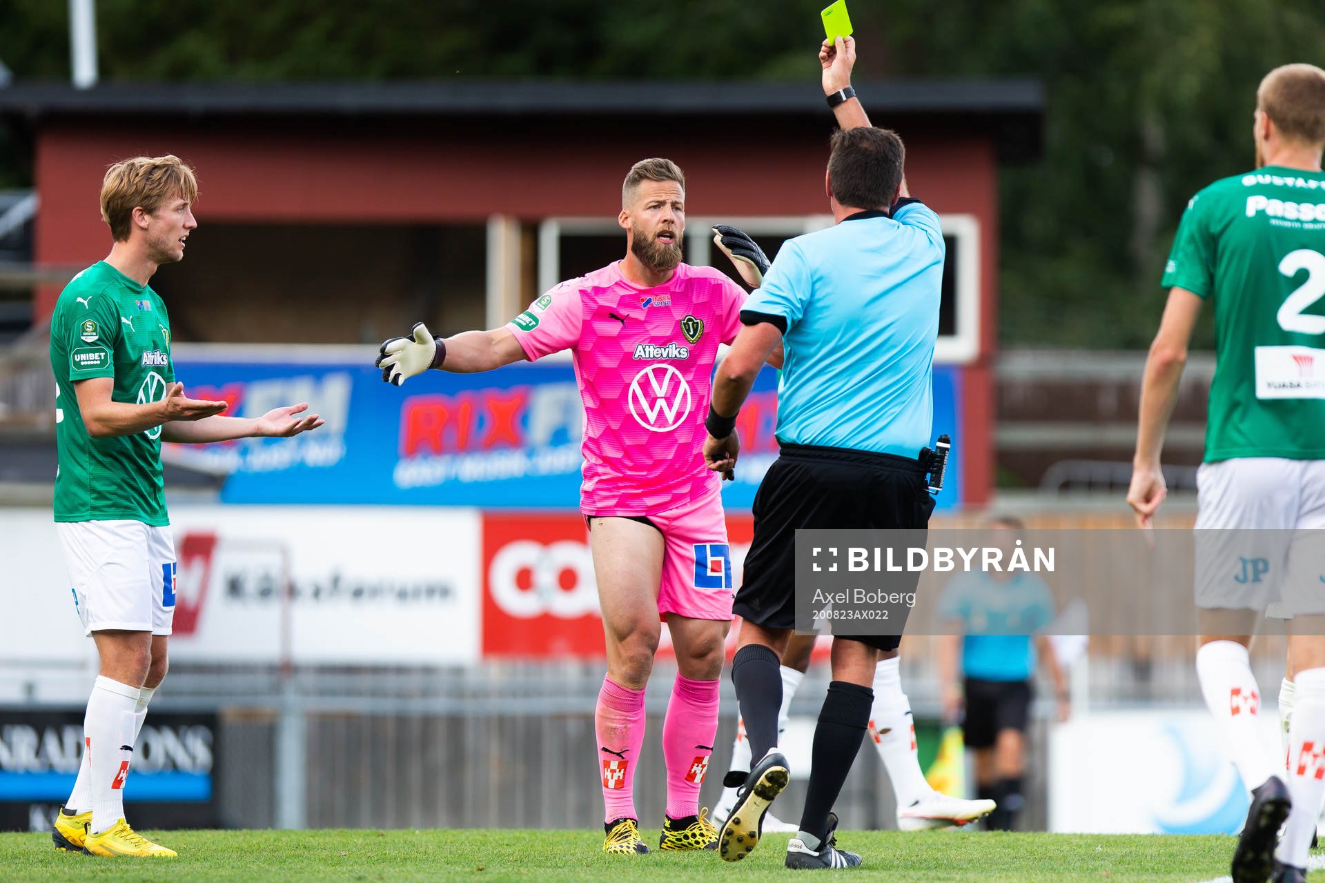 Jönköpings målvakt Frank Pettersson tilldelas en varning