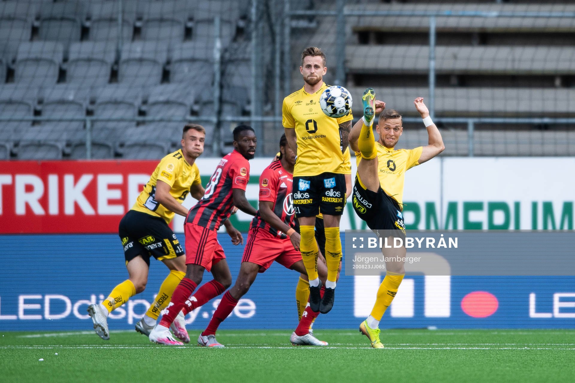 Elfsborgs Rasmus Alm och Jesper Karlsson täcker vid