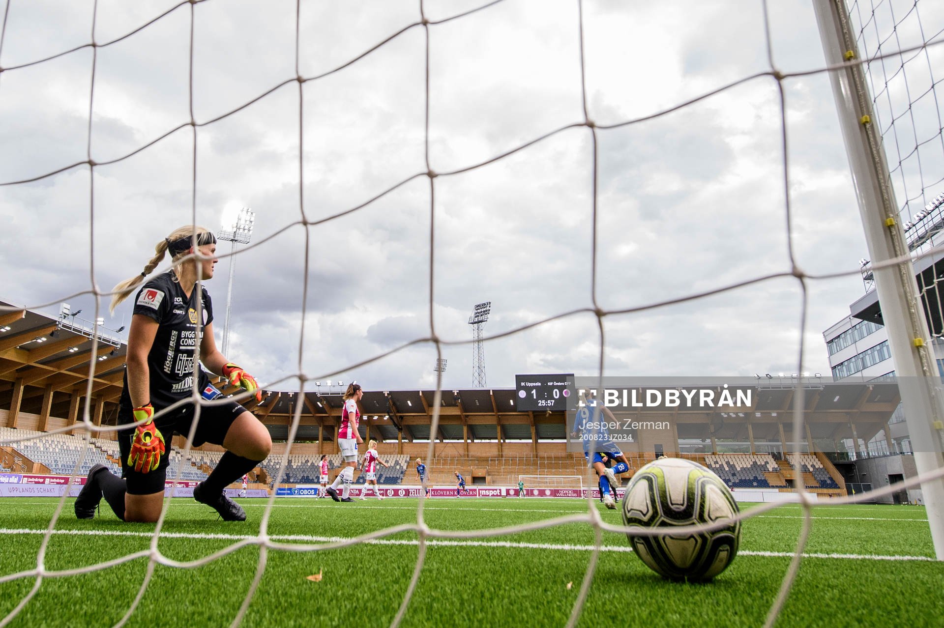 Uppsalas målvakt Emma Holmgren deppar