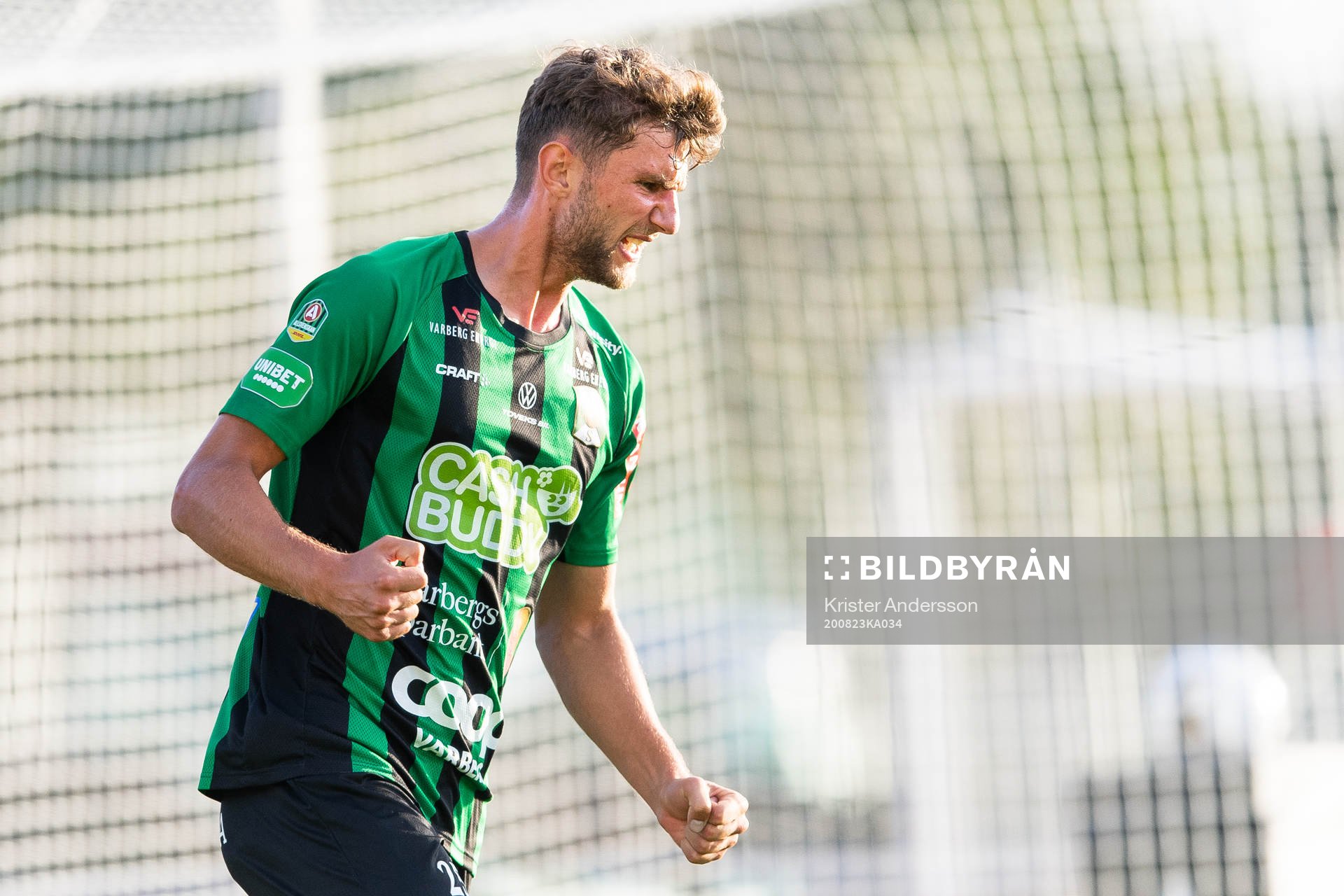 Varbergs Alibek Aliev jublar efter fotbollsmatchen i Allsvenskan mellan Varberg och Örebro den 23 augusti 2020 i Varberg.