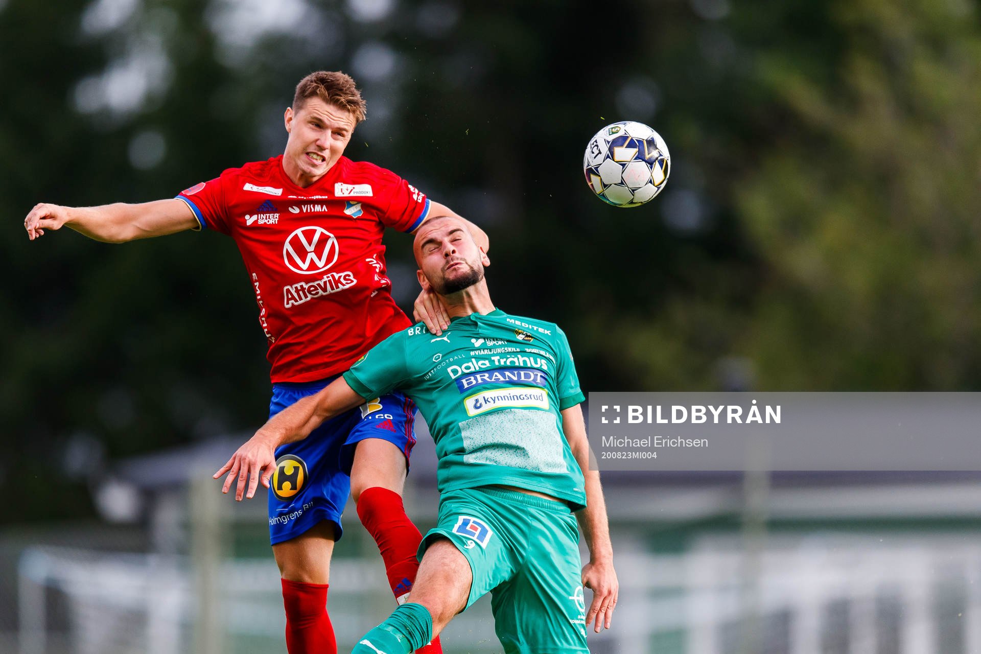 Östers Fredrik Lundgren och Ljungskiles Perparim Beqaj