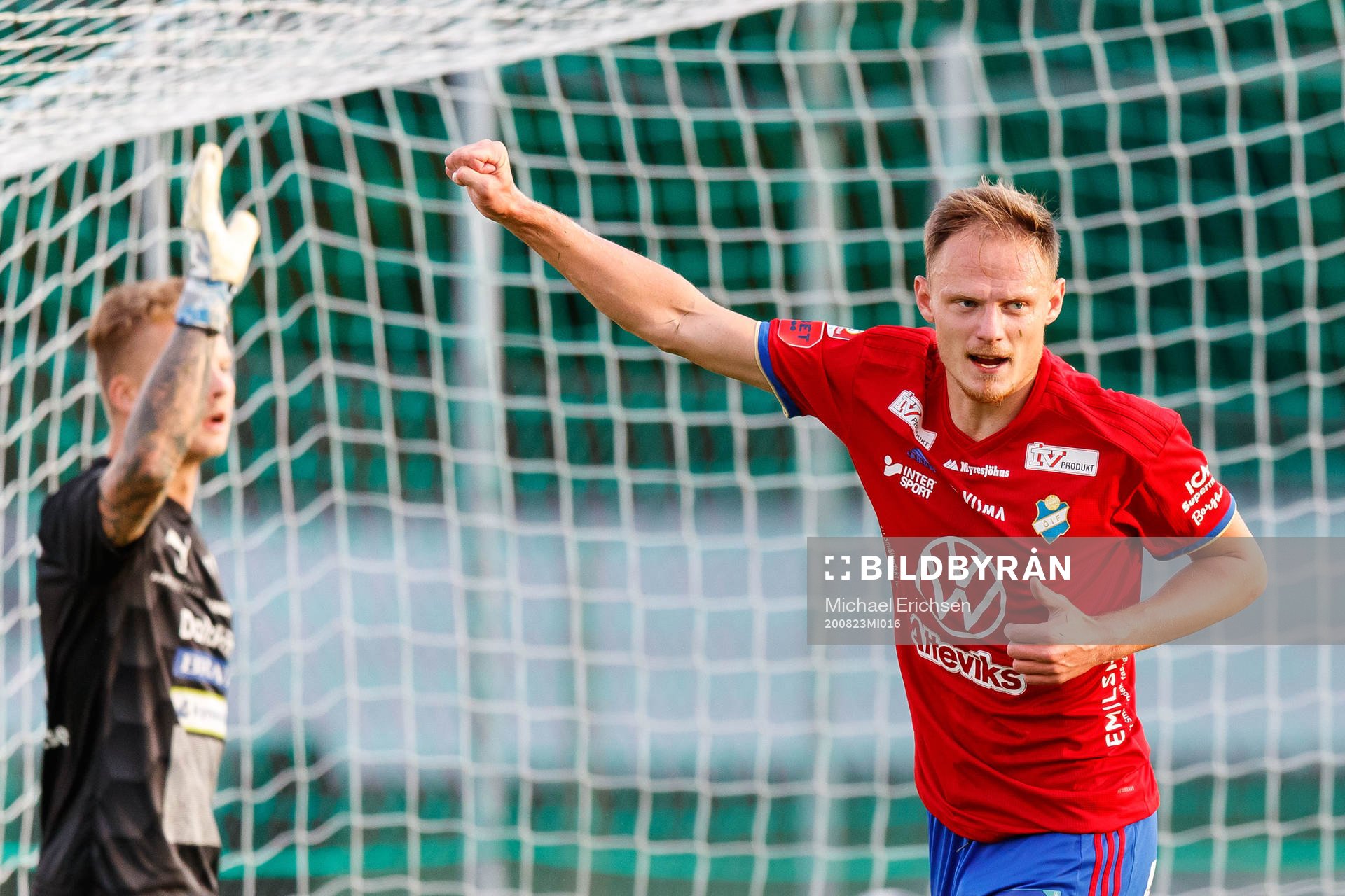 Östers Simon Alexandersson jublar