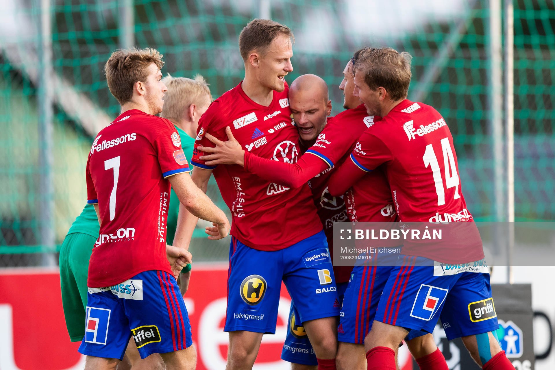 Östers Simon Alexandersson med lagkamrater